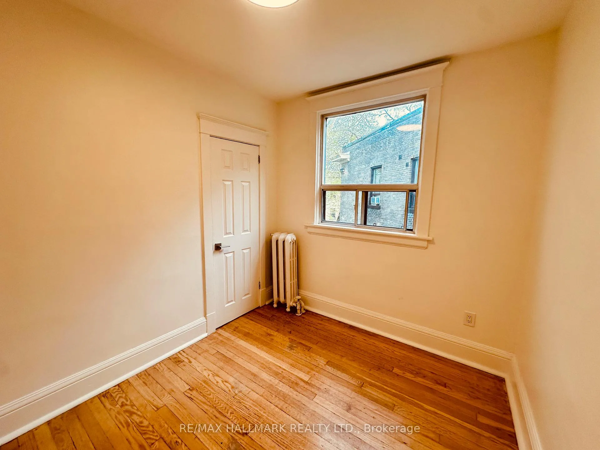 Photo 9 of Unit 4, 20 Triller Avenue, Toronto, South Parkdale — HOMEH