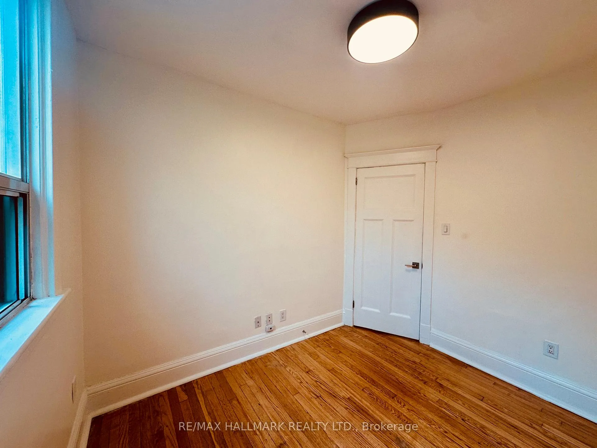 Photo 10 of Unit 4, 20 Triller Avenue, Toronto, South Parkdale — HOMEH