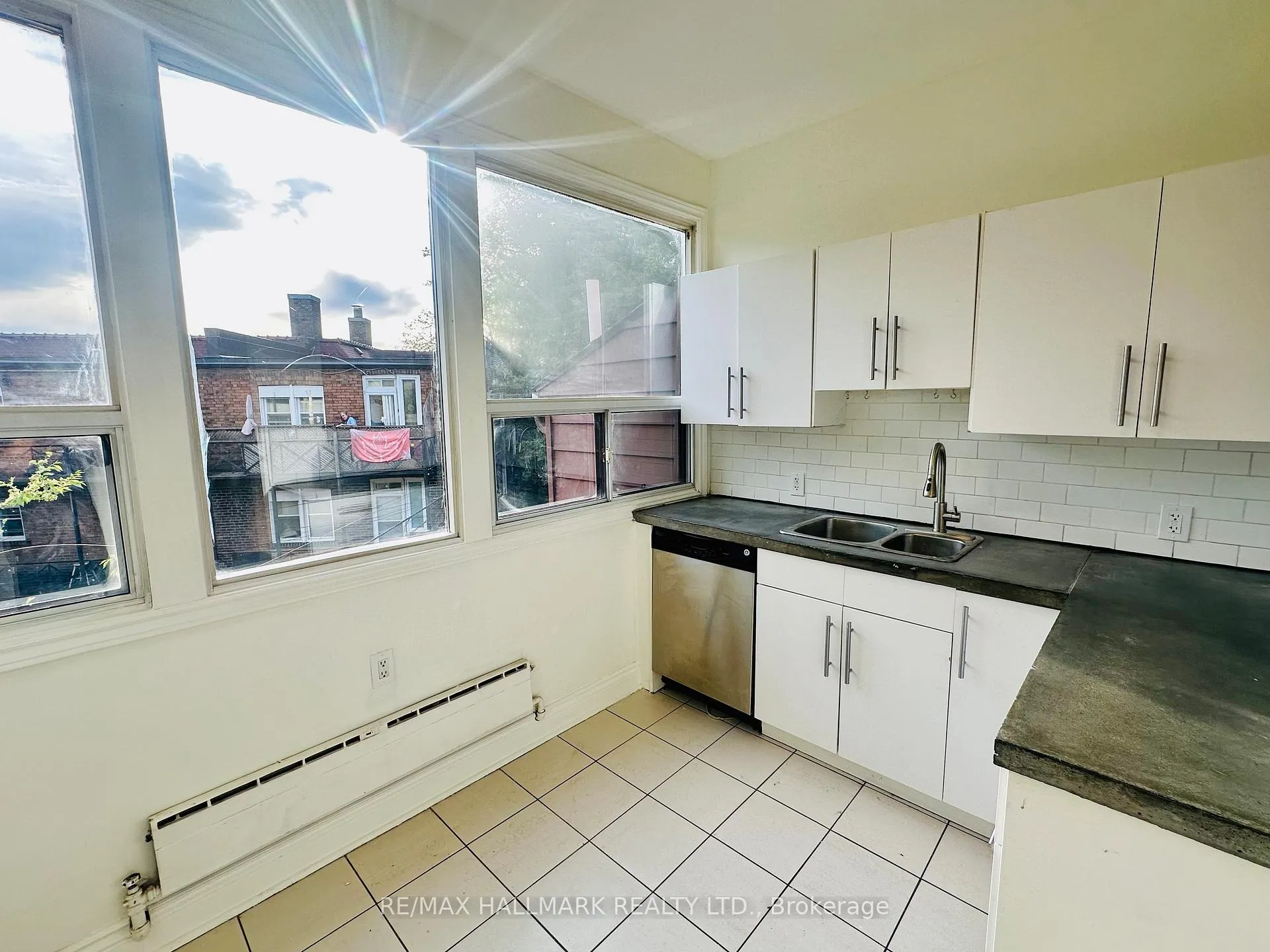 Photo 16 of Unit 4, 20 Triller Avenue, Toronto, South Parkdale — HOMEH