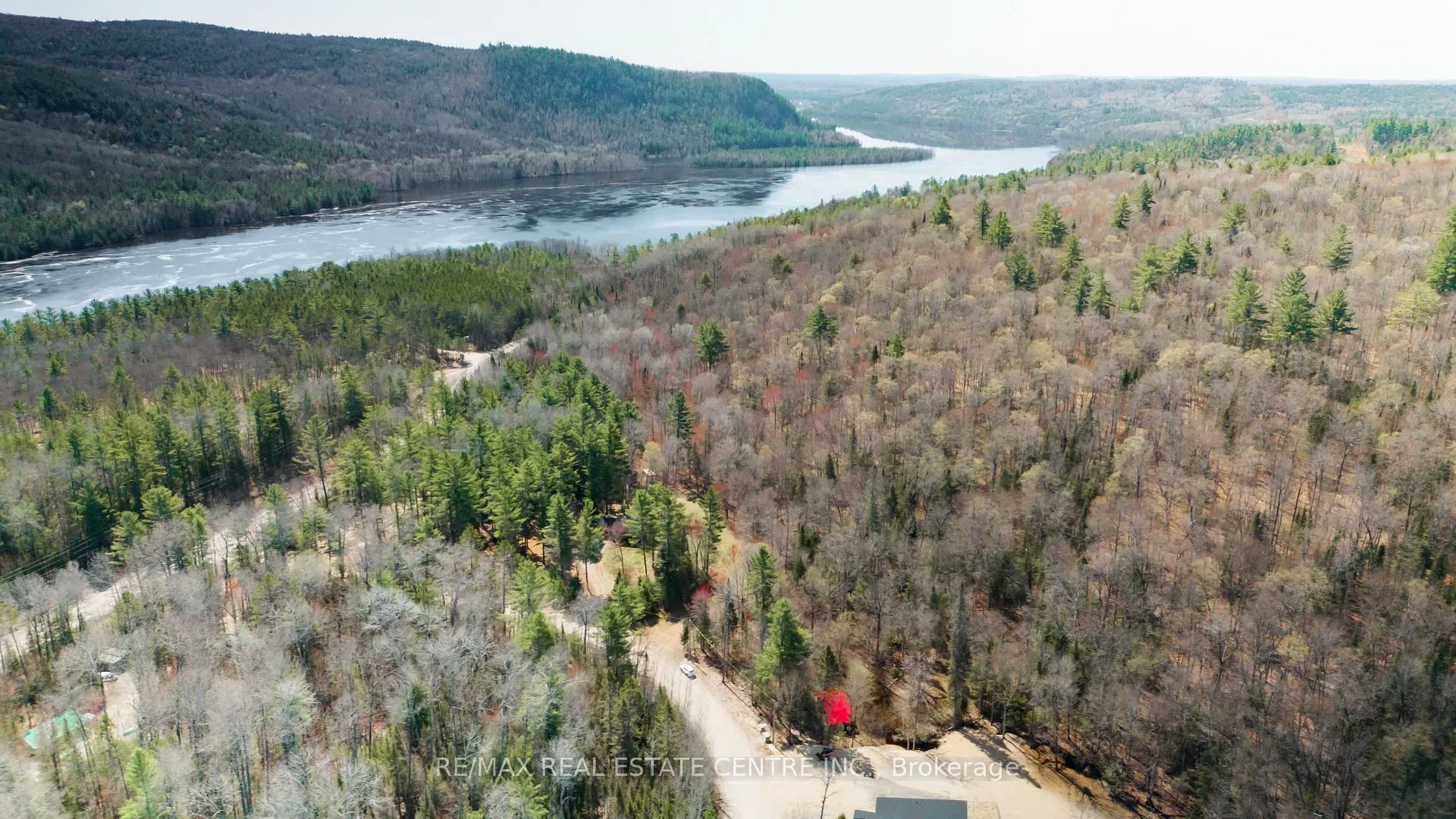 Photo 2 of 34 Laurentian Crescent, Mattawan — HOMEH