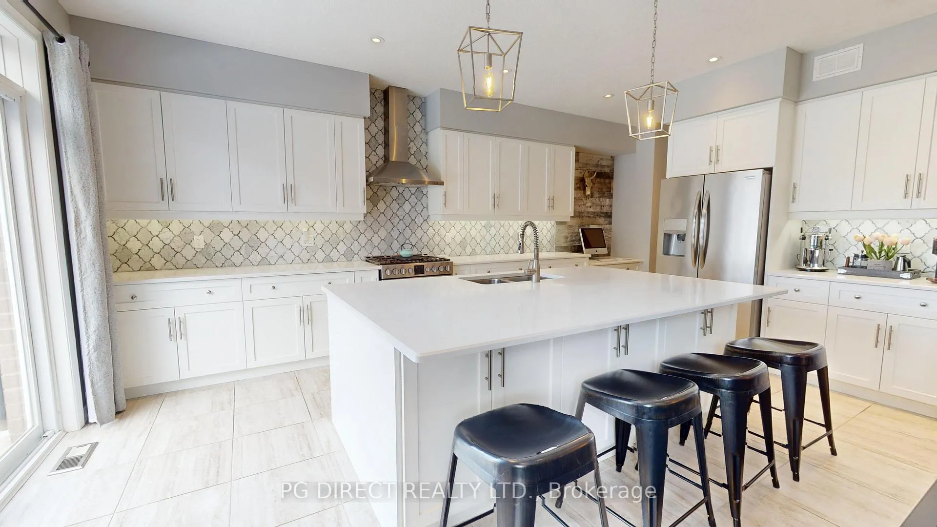Photo 4 of 111 Ambrous Crescent, Guelph, Kortright East — HOMEH