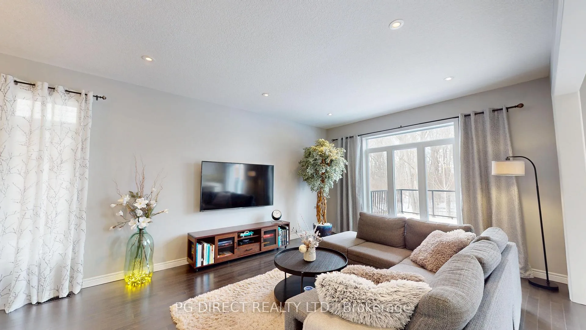 Photo 6 of 111 Ambrous Crescent, Guelph, Kortright East — HOMEH