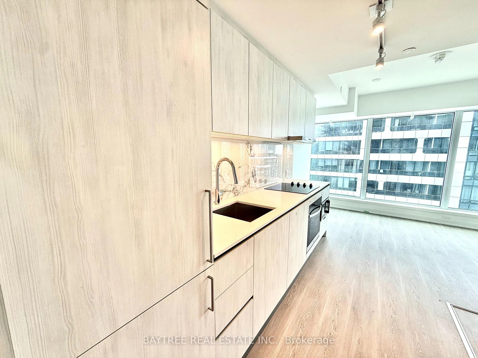 Photo 5 of Unit 4506, 8 Wellesley Street W, Toronto, Bay Street Corridor — HOMEH