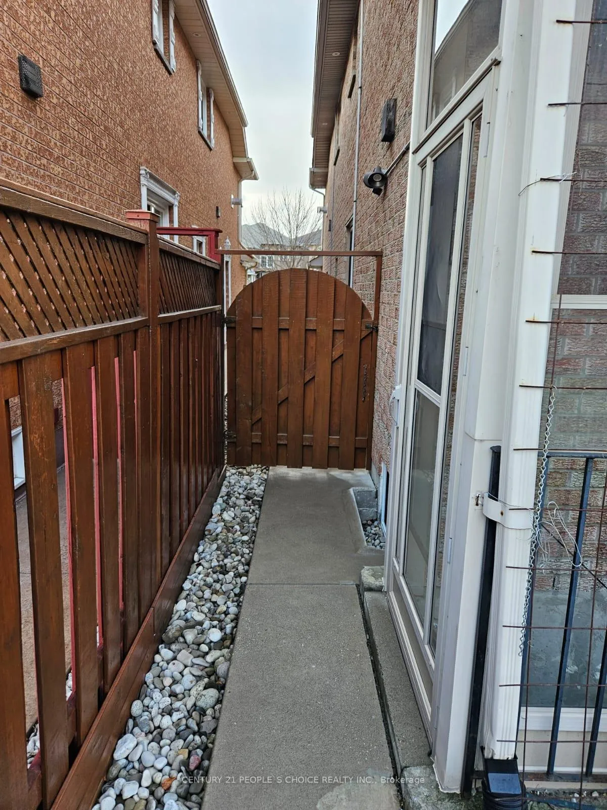 Photo 5 of Unit Basement, 33 Pinecone Drive, Etobicoke, West Humber-Clairville — HOMEH