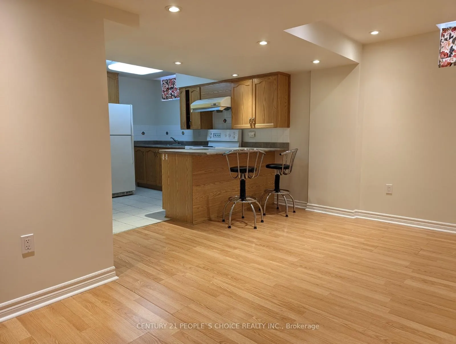Photo 8 of Unit Basement, 33 Pinecone Drive, Etobicoke, West Humber-Clairville — HOMEH