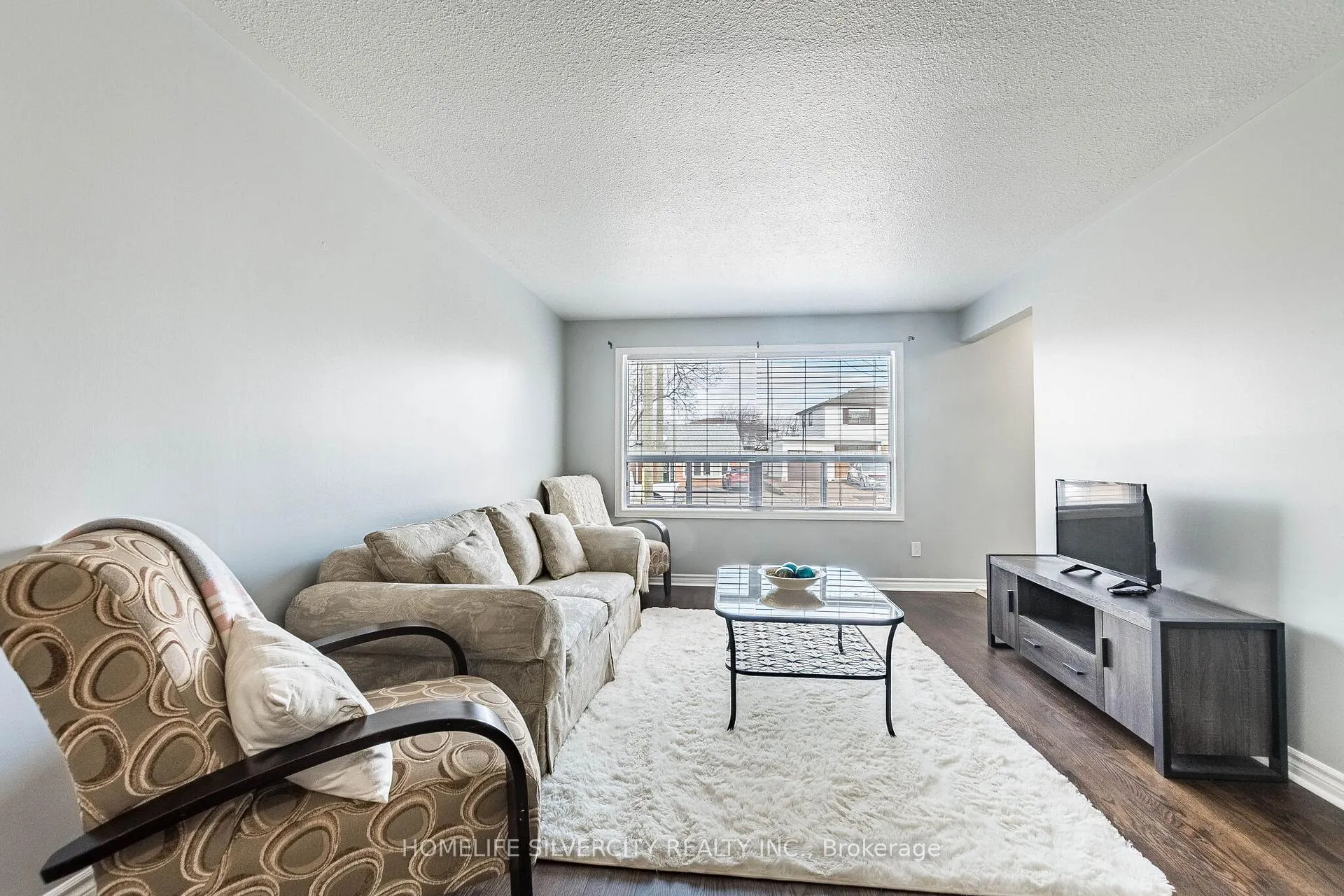Photo 10 of 19 Garfield Crescent, Brampton, Brampton North — HOMEH