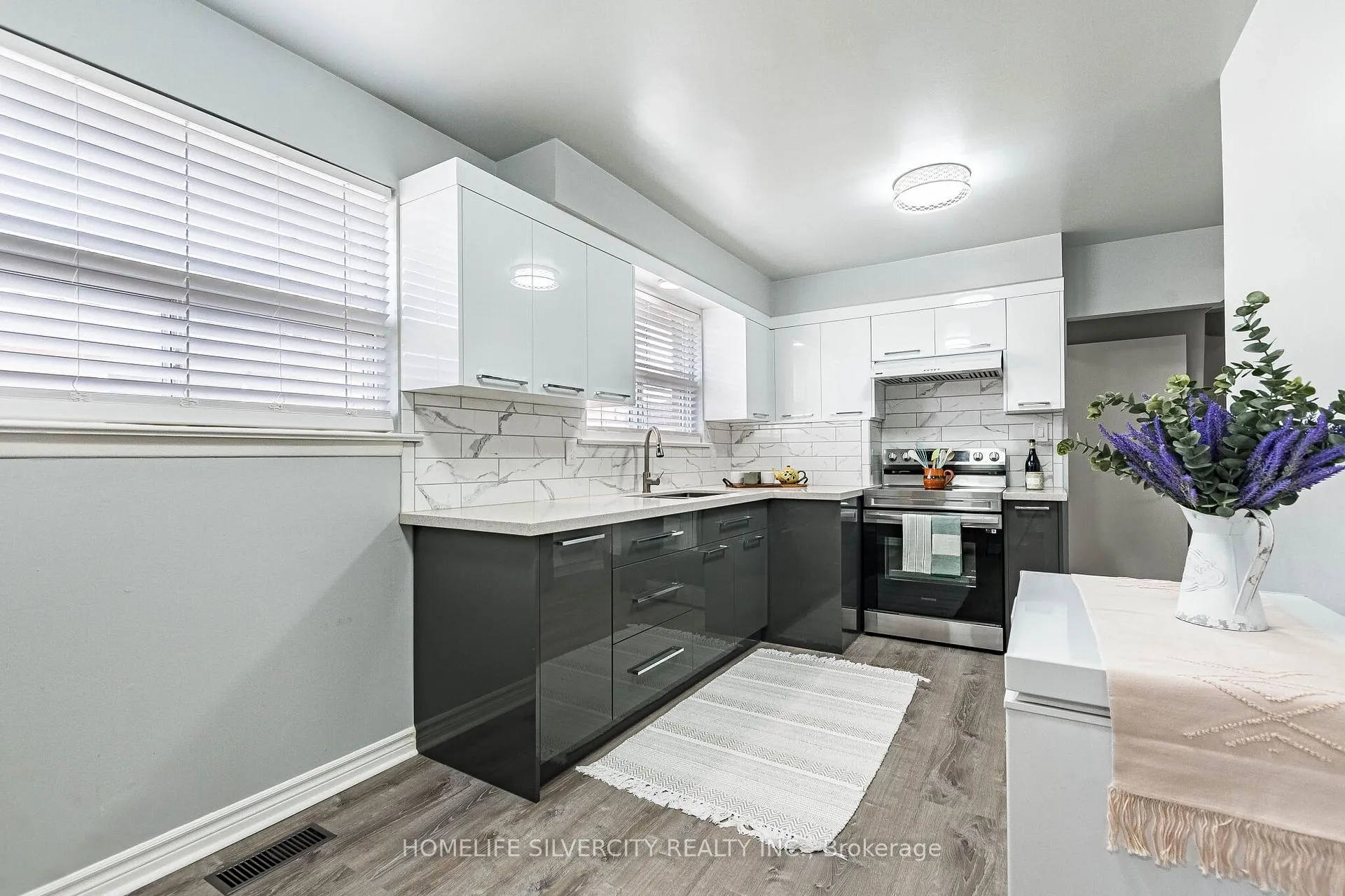 Photo 12 of 19 Garfield Crescent, Brampton, Brampton North — HOMEH