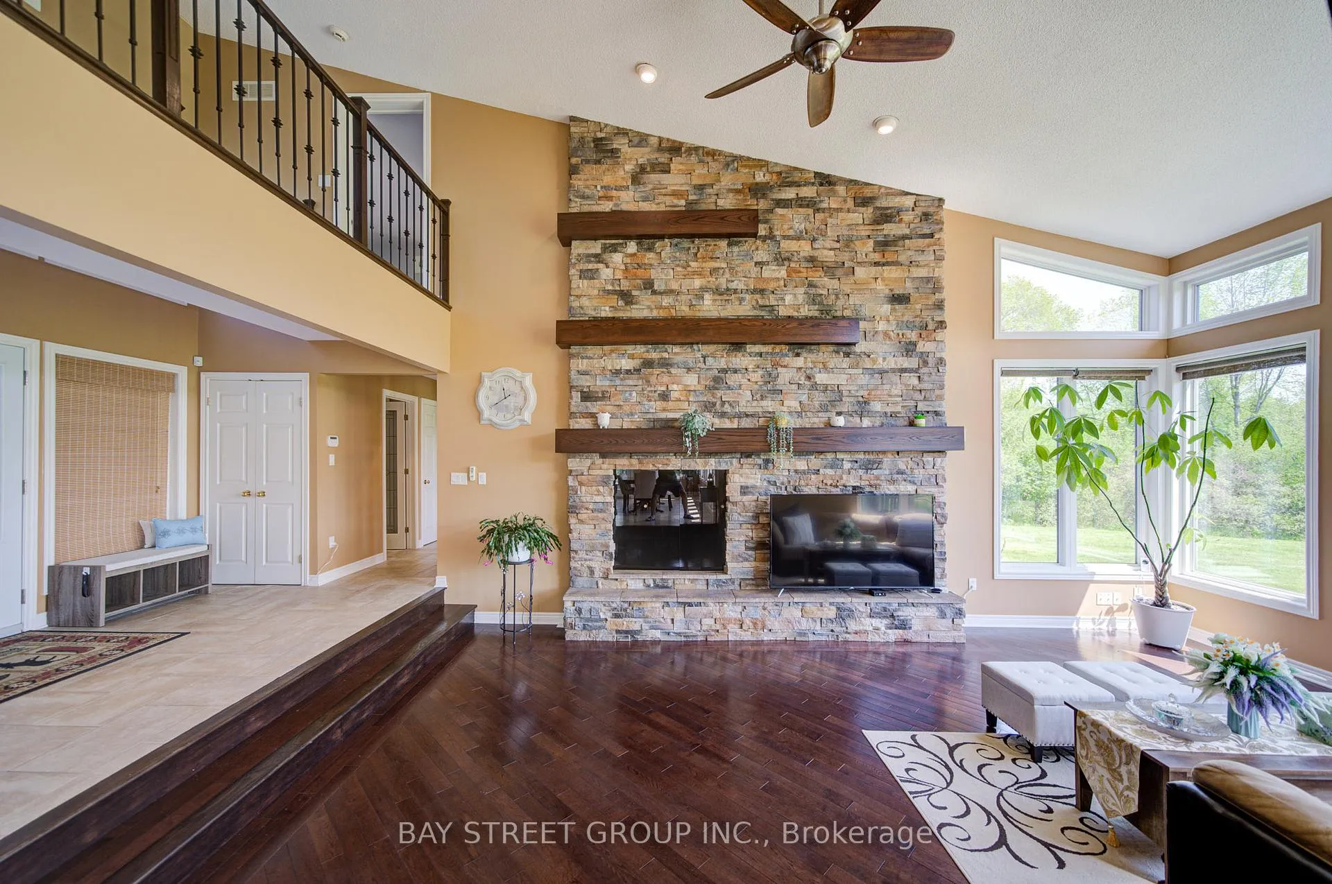 Photo 11 of 10638 Willoughby Drive, Niagara Falls, Lyons Creek — HOMEH