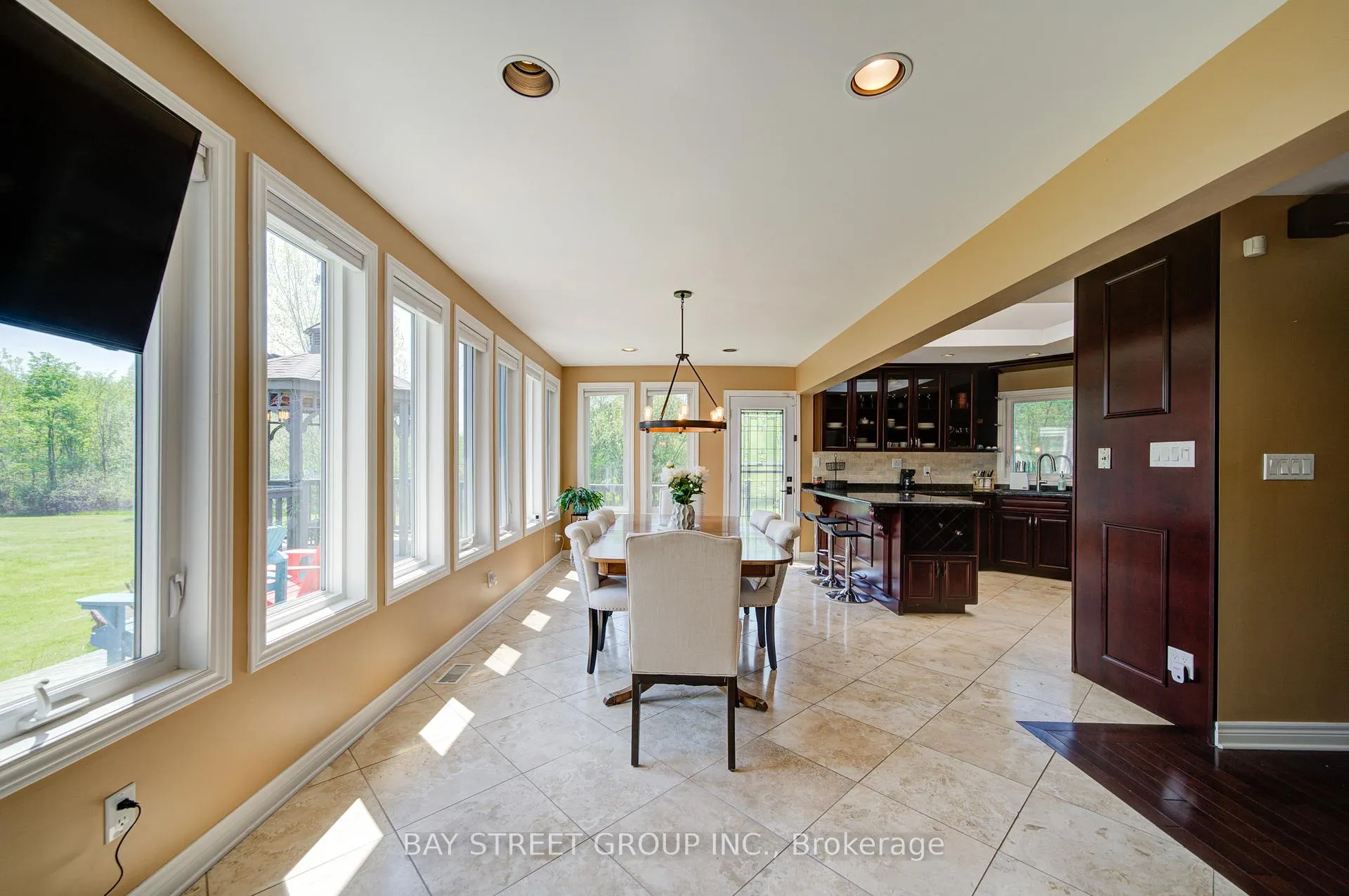 Photo 14 of 10638 Willoughby Drive, Niagara Falls, Lyons Creek — HOMEH