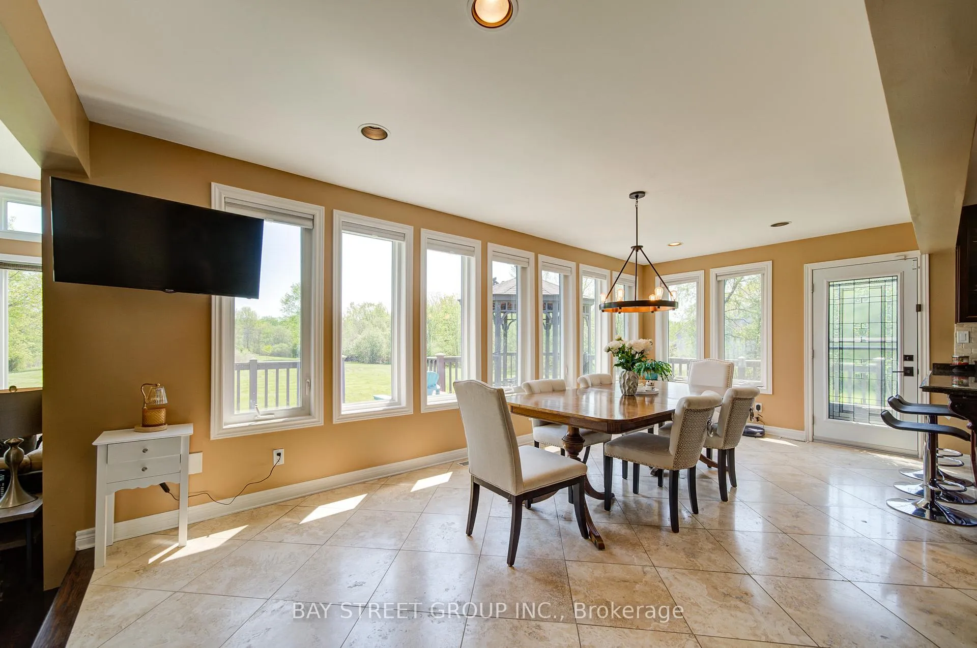 Photo 15 of 10638 Willoughby Drive, Niagara Falls, Lyons Creek — HOMEH