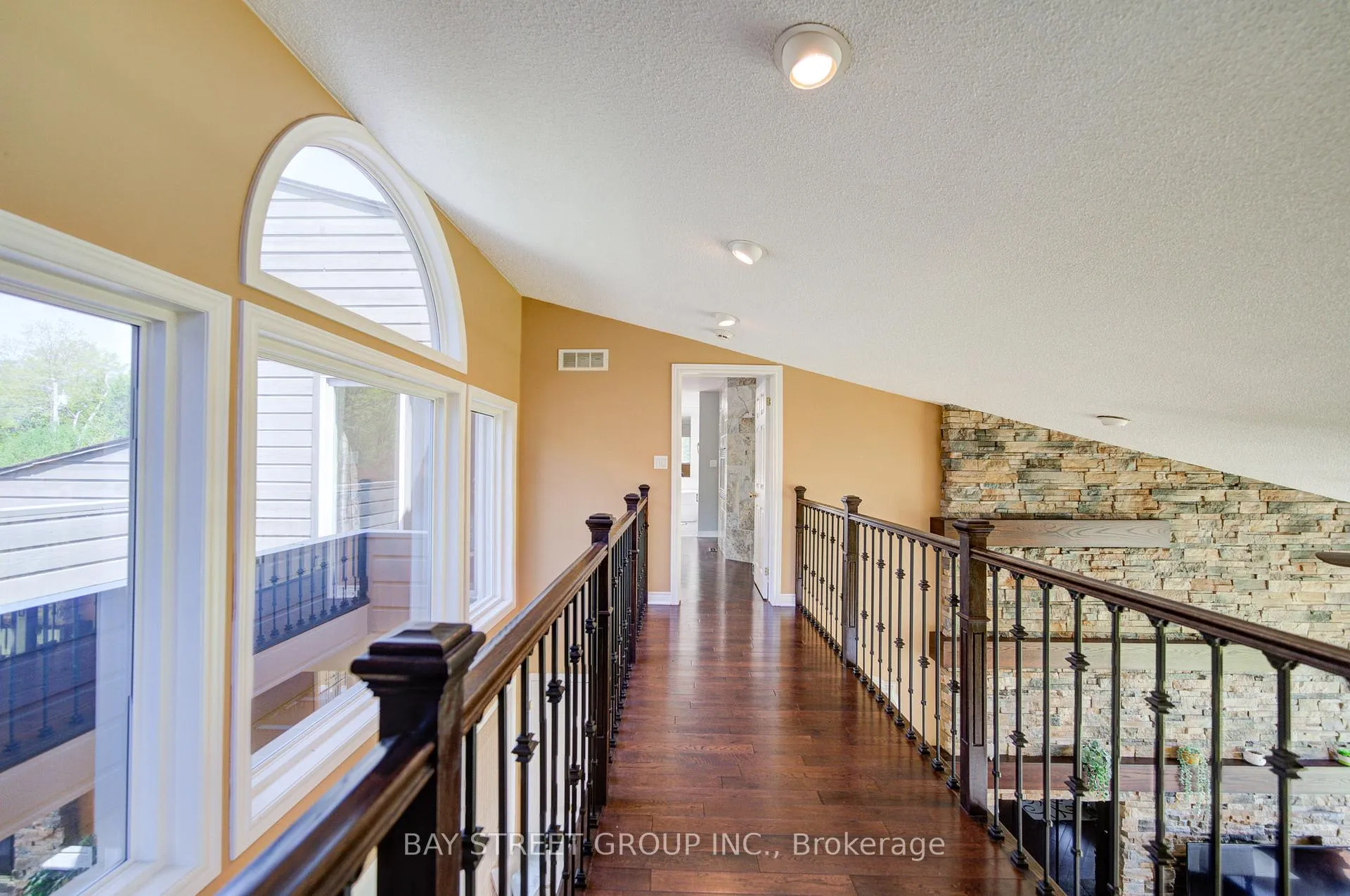 Photo 37 of 10638 Willoughby Drive, Niagara Falls, Lyons Creek — HOMEH