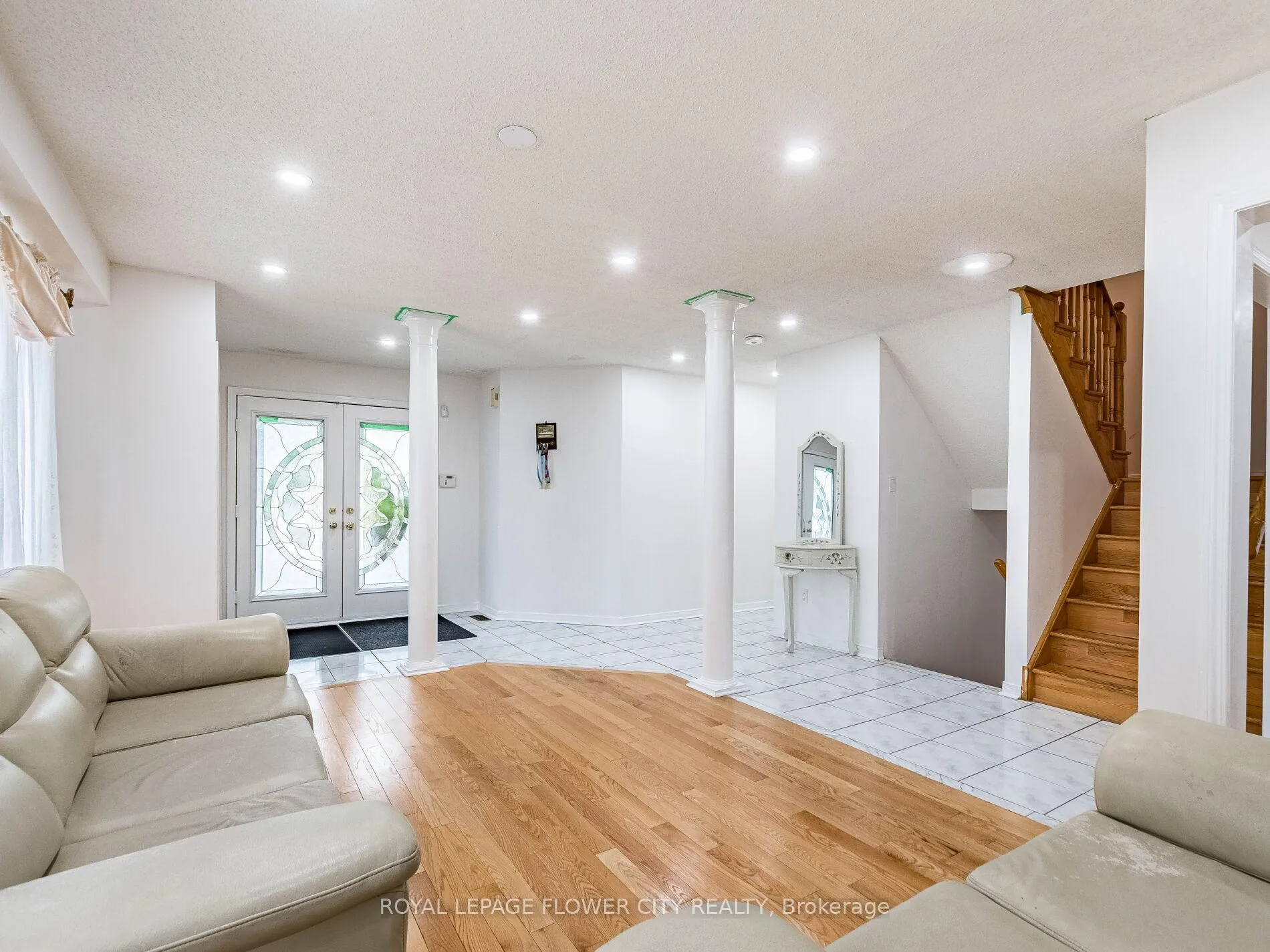 Photo 8 of 58 Pertosa Drive, Brampton, Fletcher's Meadow — HOMEH