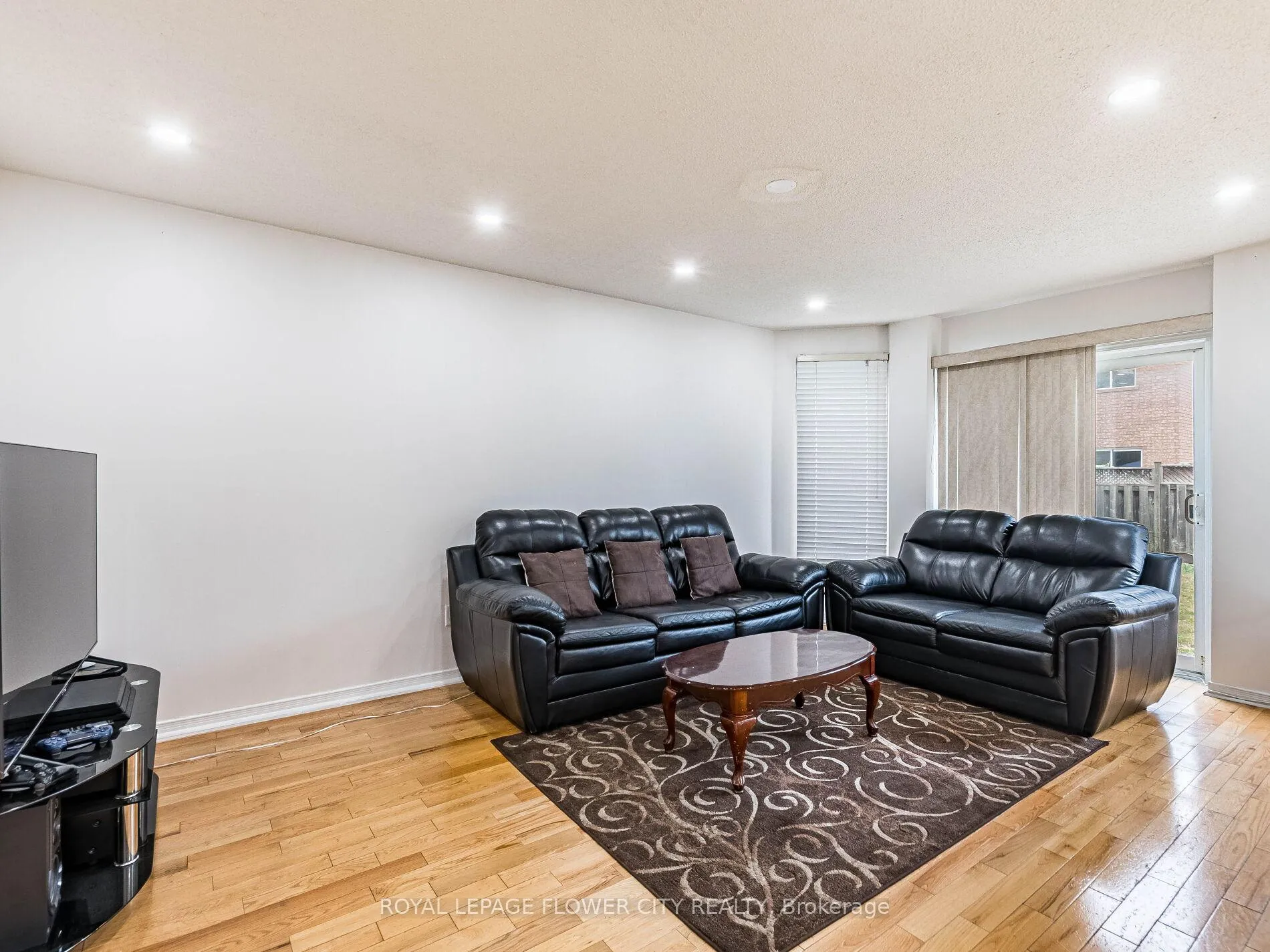 Photo 9 of 58 Pertosa Drive, Brampton, Fletcher's Meadow — HOMEH