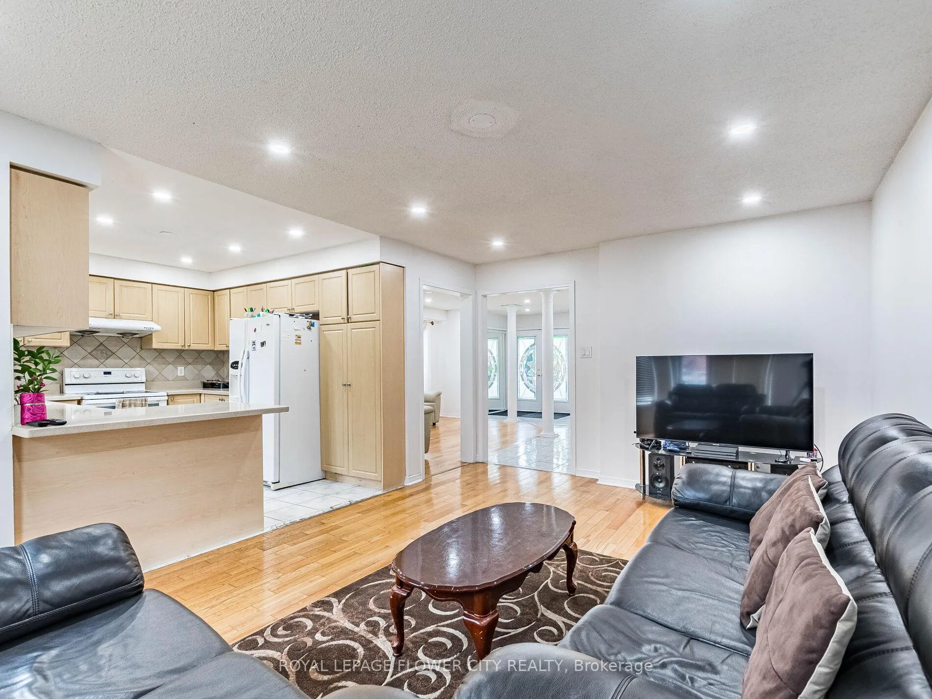 Photo 11 of 58 Pertosa Drive, Brampton, Fletcher's Meadow — HOMEH