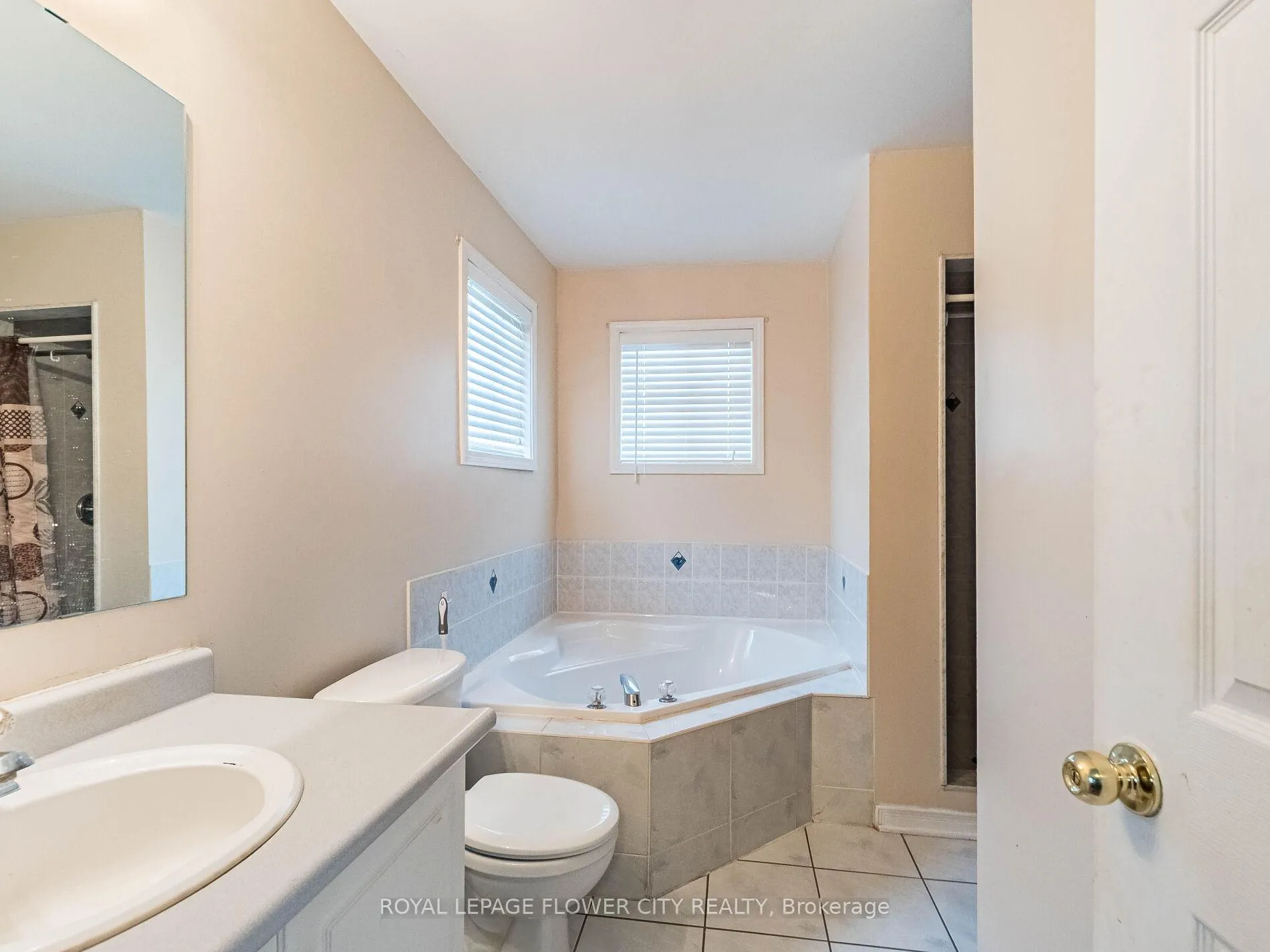 Photo 19 of 58 Pertosa Drive, Brampton, Fletcher's Meadow — HOMEH