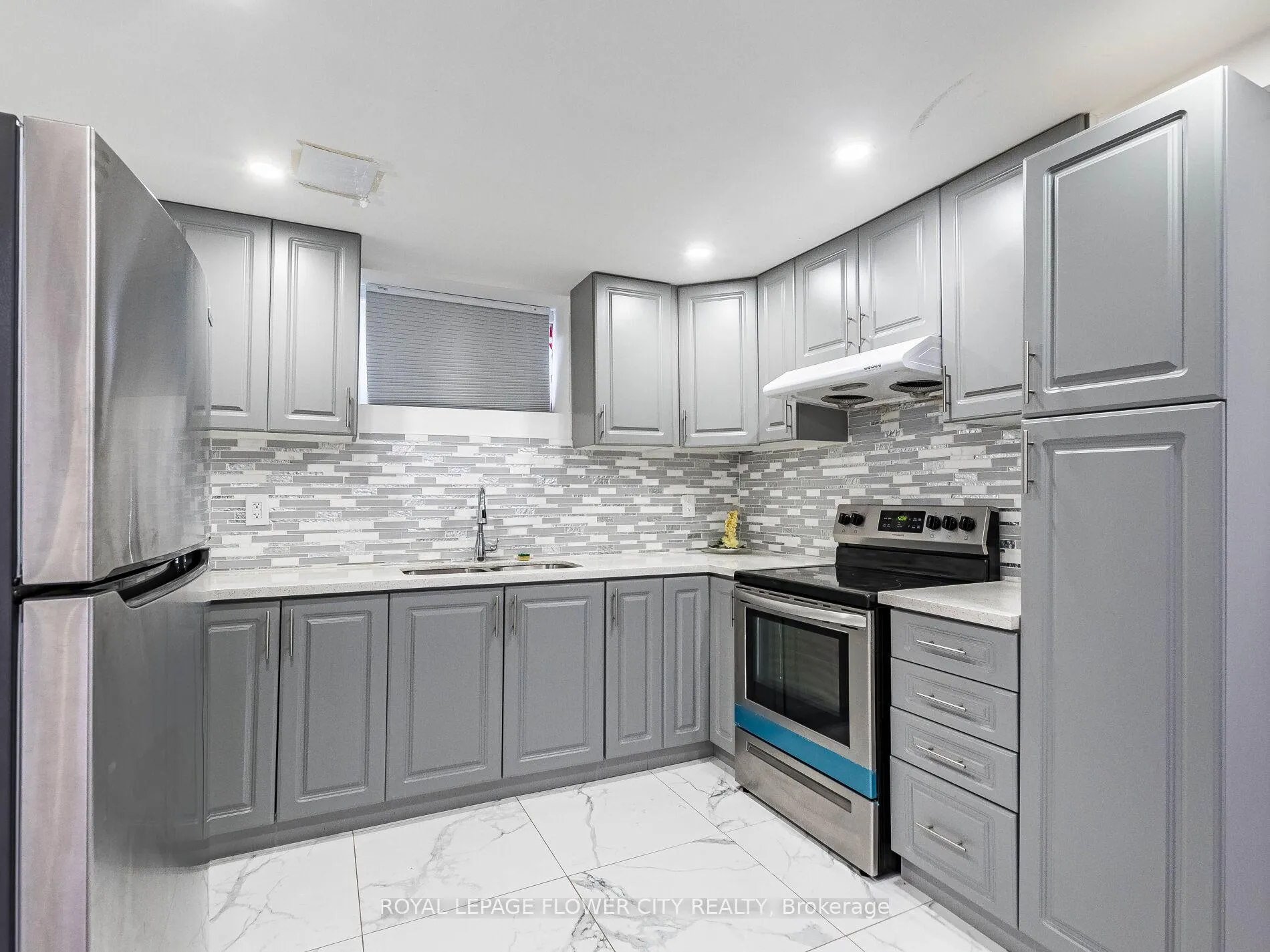 Photo 38 of 58 Pertosa Drive, Brampton, Fletcher's Meadow — HOMEH