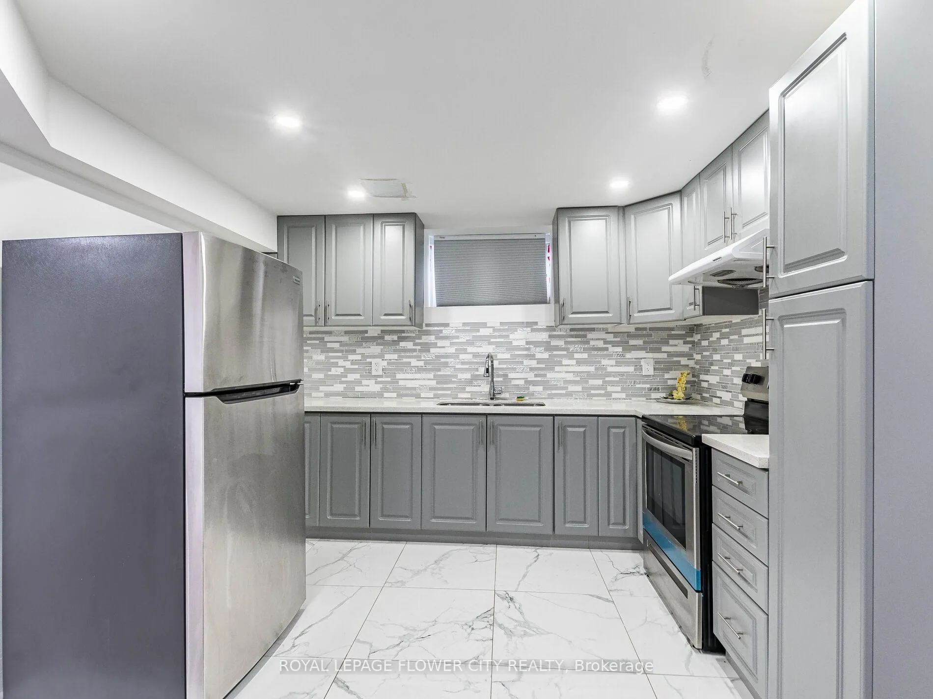 Photo 39 of 58 Pertosa Drive, Brampton, Fletcher's Meadow — HOMEH