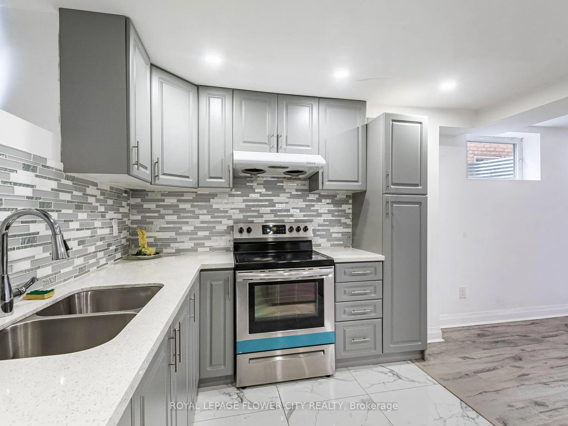 Photo 41 of 58 Pertosa Drive, Brampton, Fletcher's Meadow — HOMEH