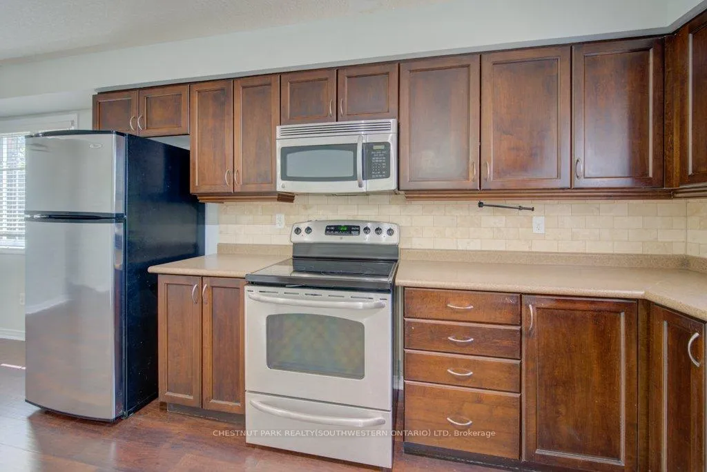 Photo 7 of Unit 15C, 240 Westmeadow Drive, Kitchener, Highland West — HOMEH
