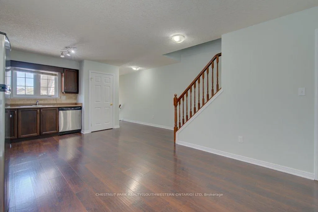 Photo 9 of Unit 15C, 240 Westmeadow Drive, Kitchener, Highland West — HOMEH