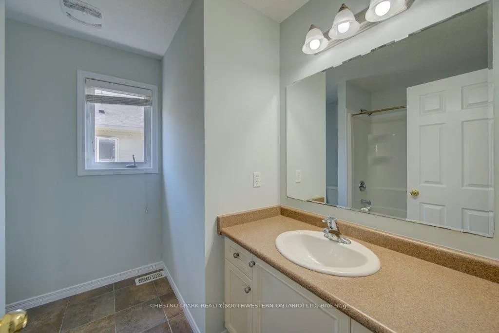 Photo 28 of Unit 15C, 240 Westmeadow Drive, Kitchener, Highland West — HOMEH