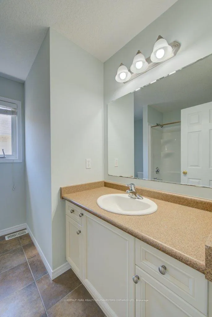 Photo 29 of Unit 15C, 240 Westmeadow Drive, Kitchener, Highland West — HOMEH