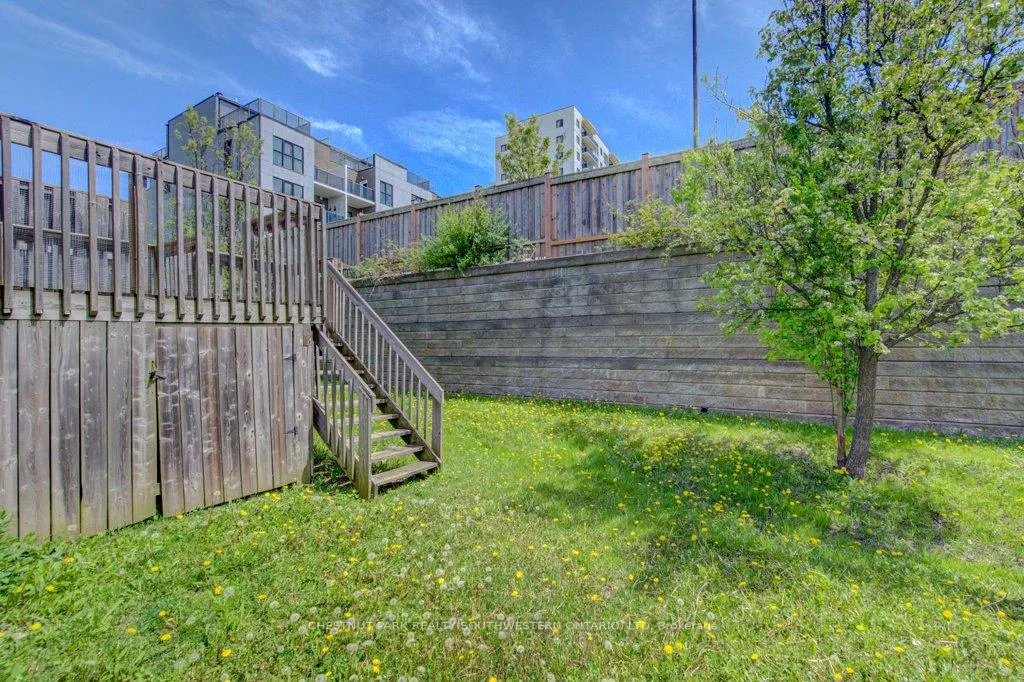 Photo 33 of Unit 15C, 240 Westmeadow Drive, Kitchener, Highland West — HOMEH