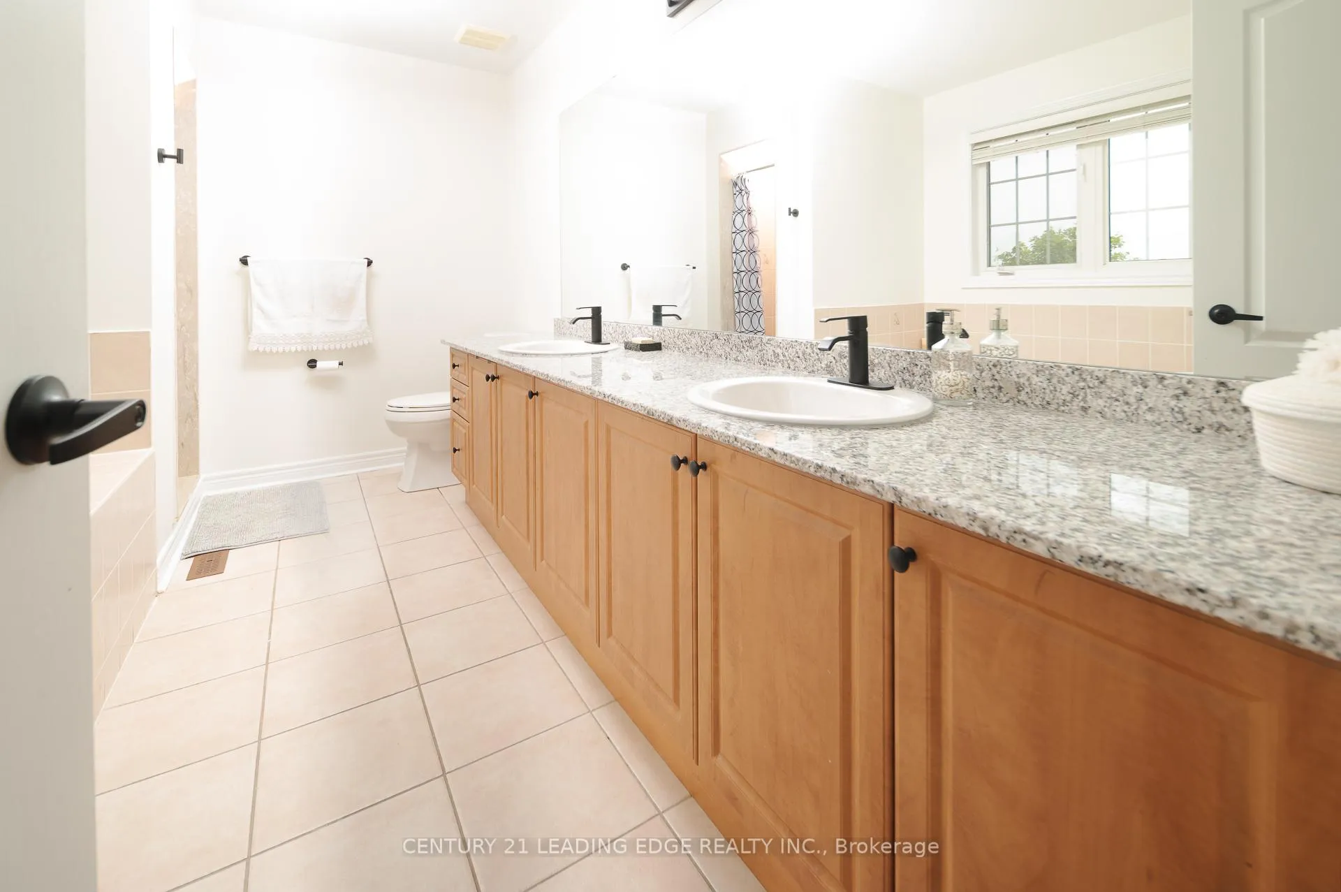 Photo 25 of 26 Huntspoint Drive, Brampton, Bram East — HOMEH