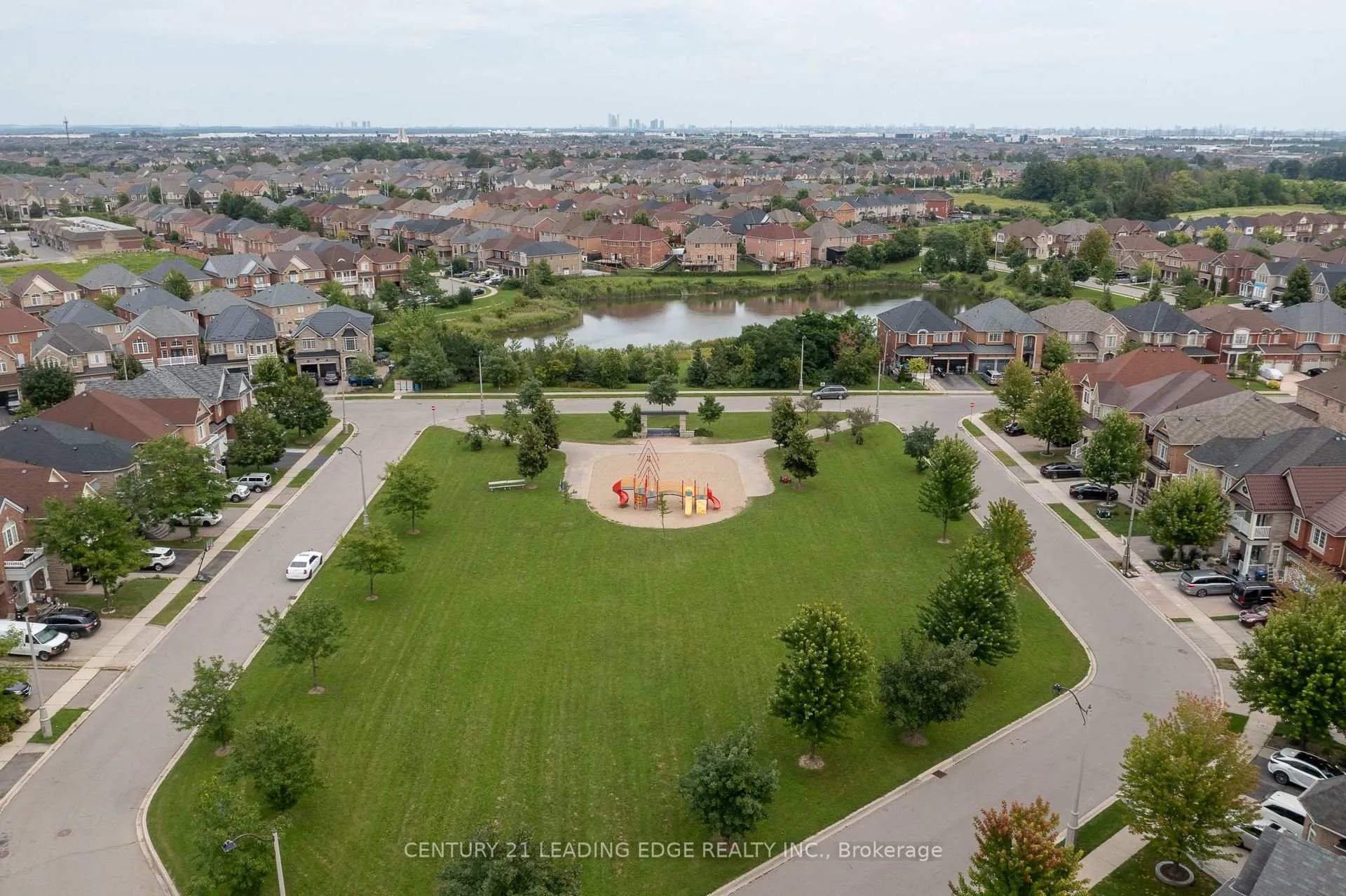 Photo 46 of 26 Huntspoint Drive, Brampton, Bram East — HOMEH