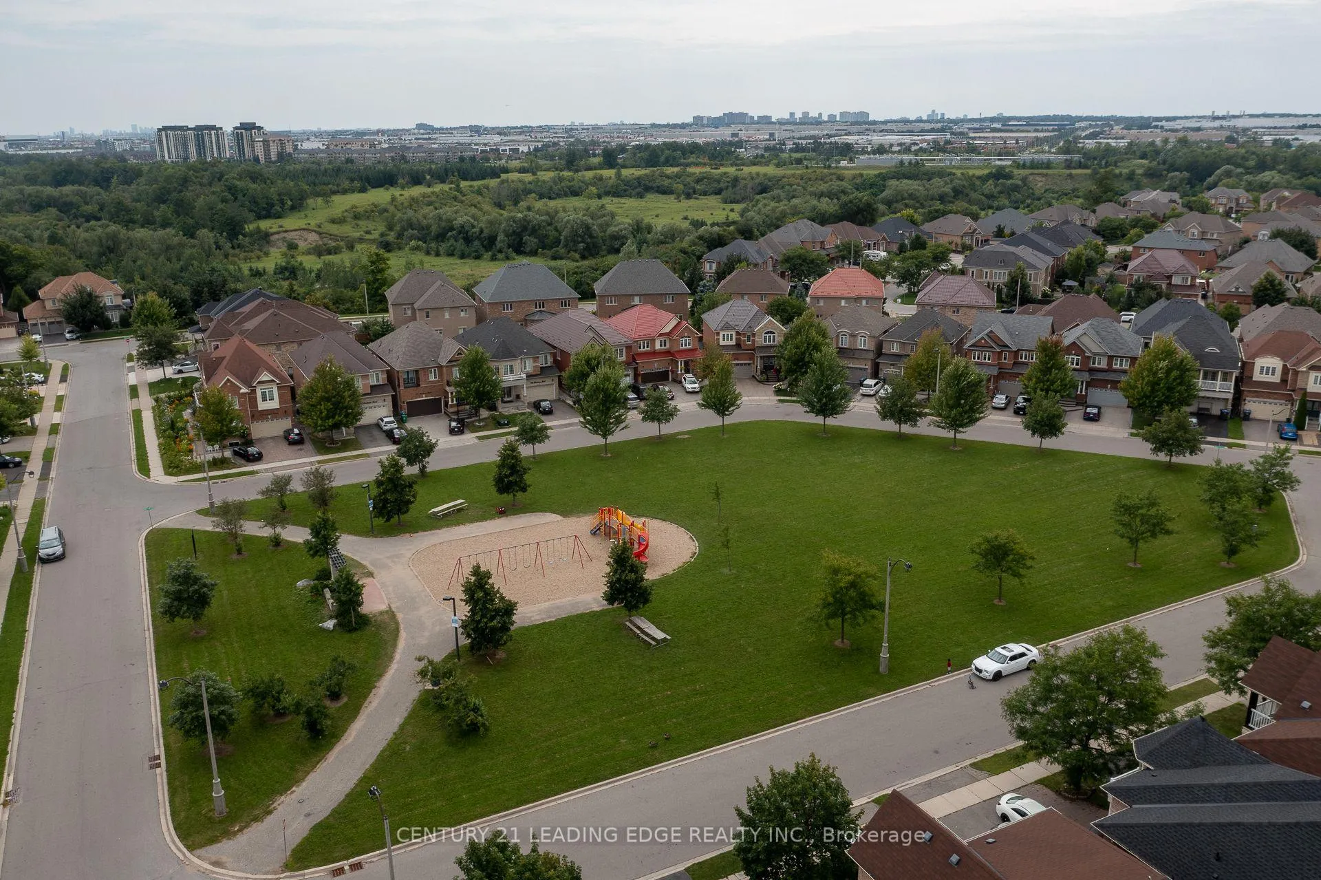 Photo 48 of 26 Huntspoint Drive, Brampton, Bram East — HOMEH