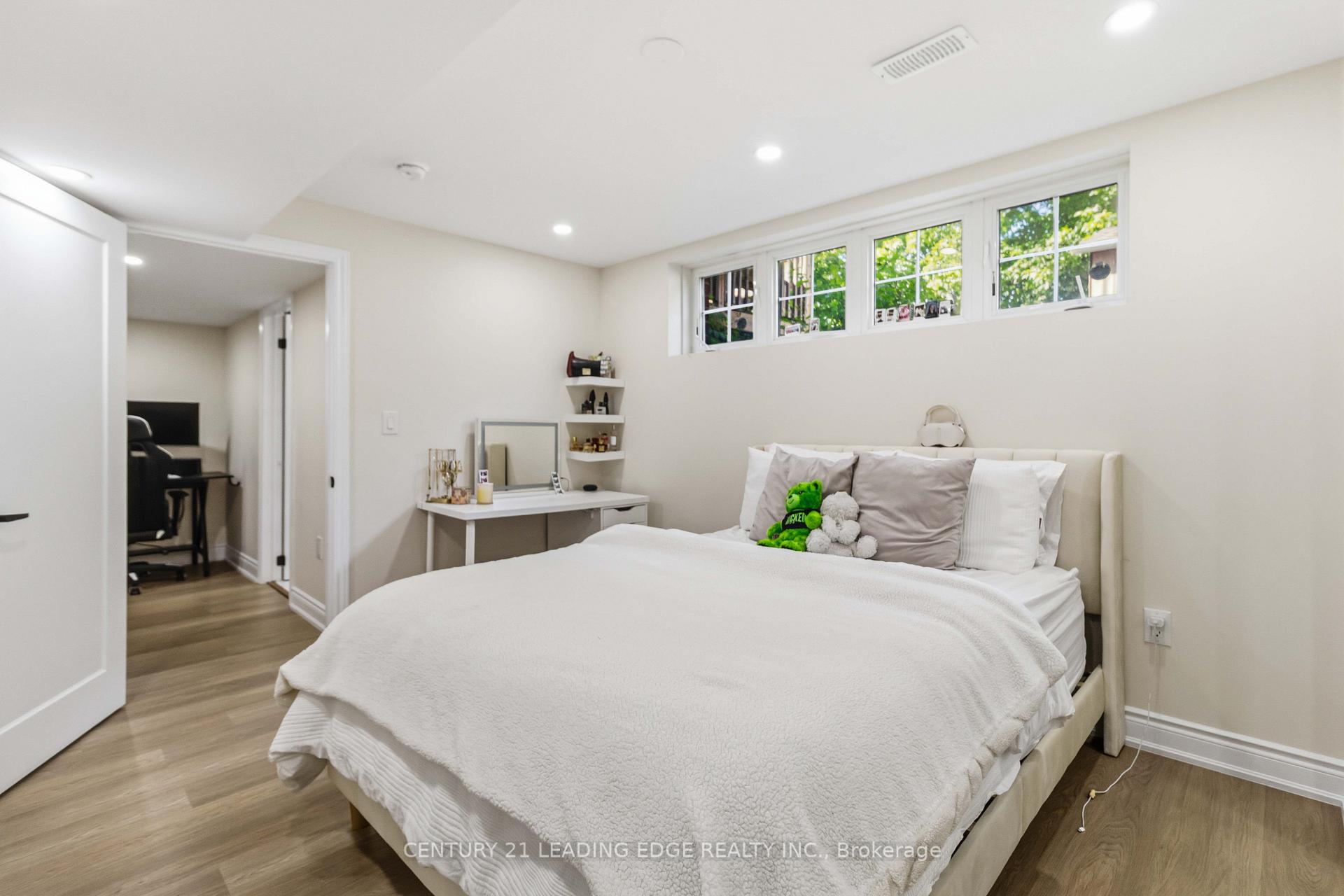 Photo 38 of 26 Huntspoint Drive, Brampton, Bram East — HOMEH