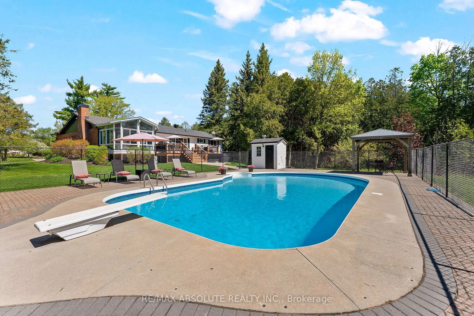 Photo 4 of 131 Burns Drive, McNab/Braeside, Mcnab/Braeside Twps — HOMEH