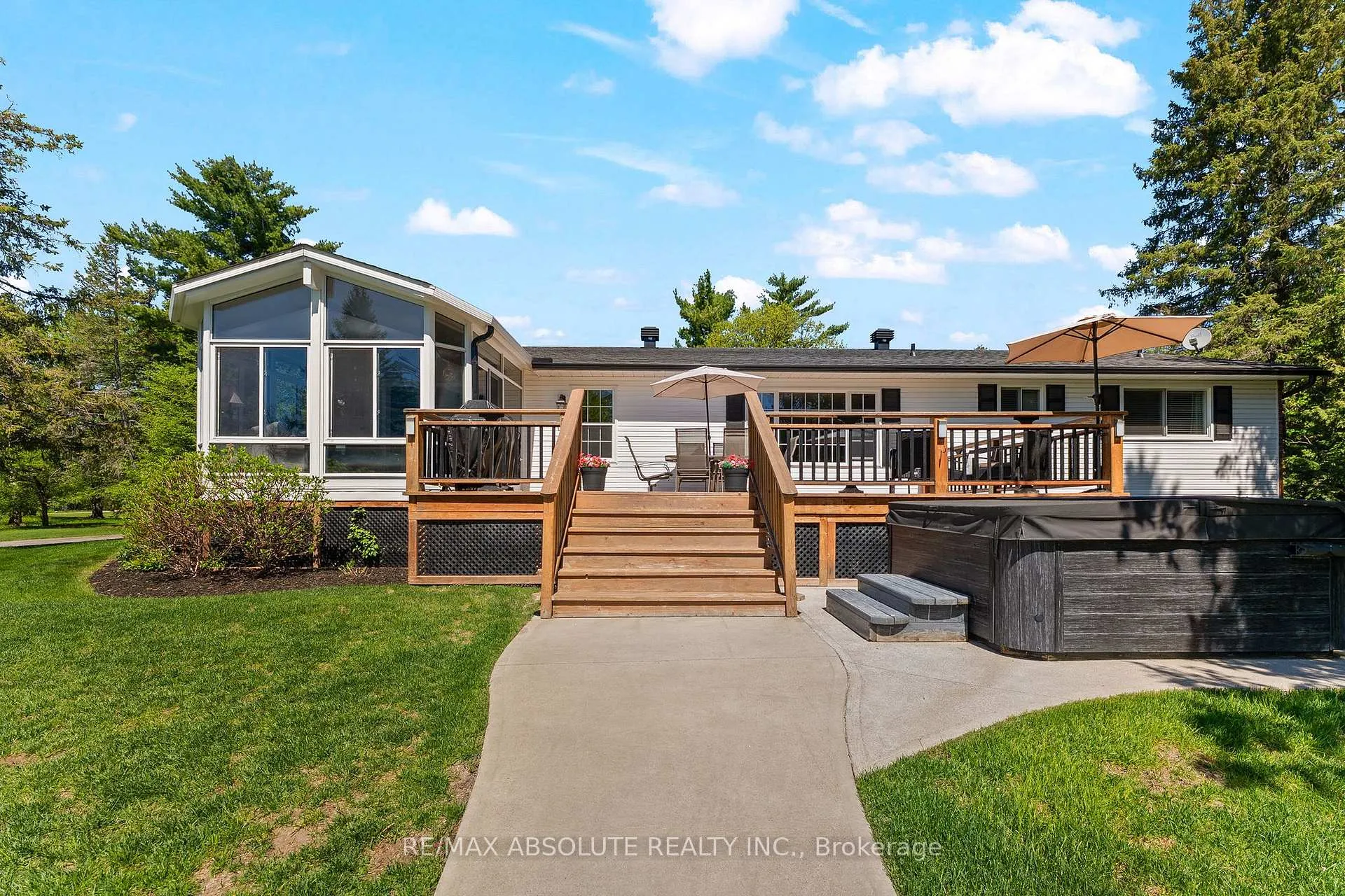 Photo 5 of 131 Burns Drive, McNab/Braeside, Mcnab/Braeside Twps — HOMEH