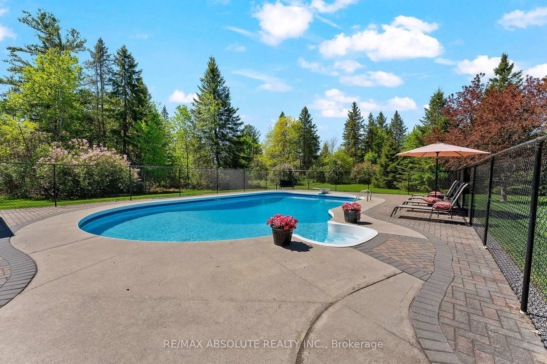 Photo 6 of 131 Burns Drive, McNab/Braeside, Mcnab/Braeside Twps — HOMEH