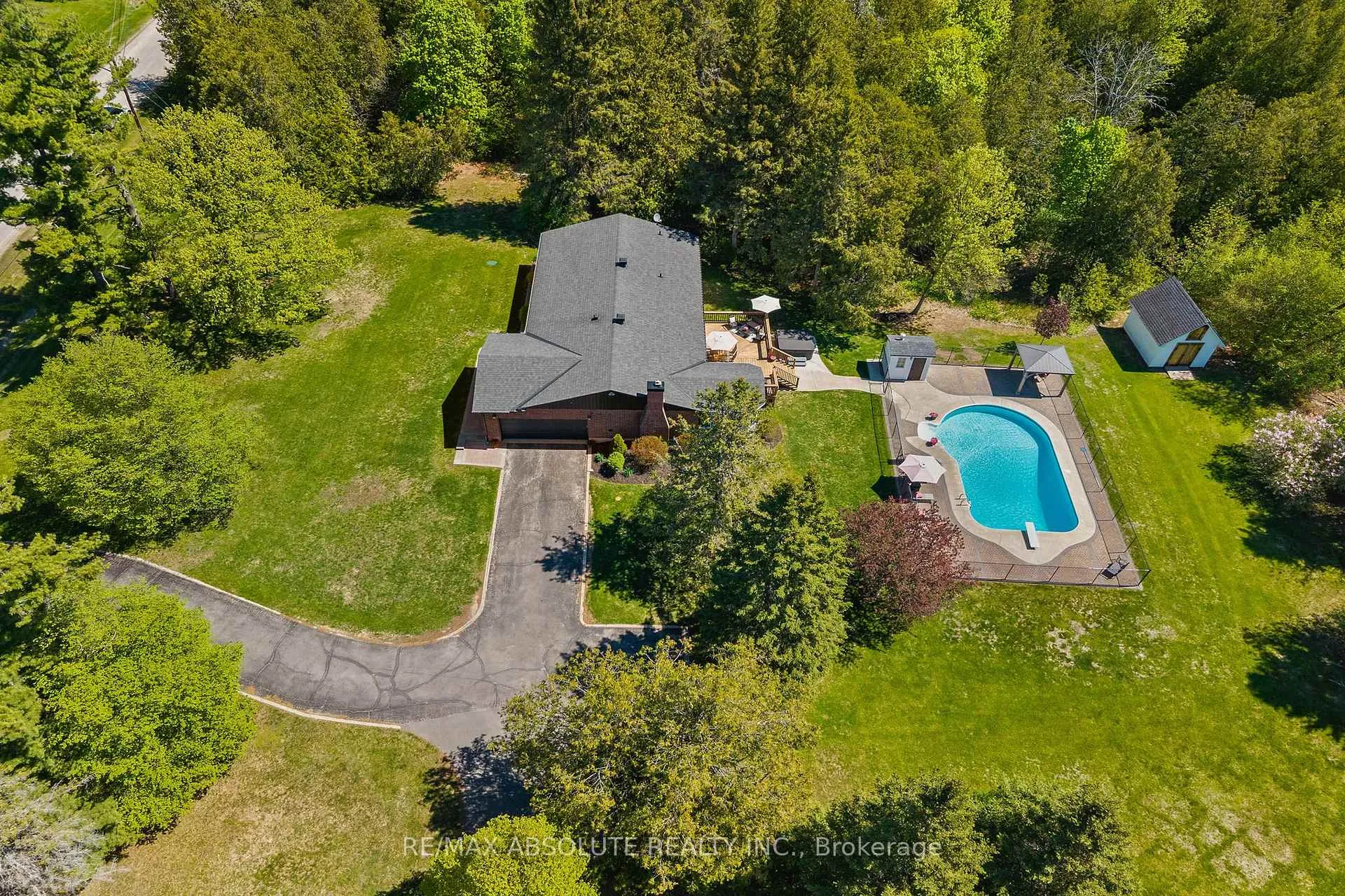 Photo 7 of 131 Burns Drive, McNab/Braeside, Mcnab/Braeside Twps — HOMEH
