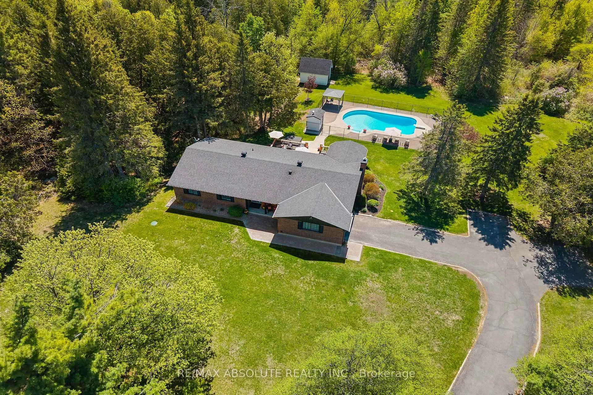 Photo 49 of 131 Burns Drive, McNab/Braeside, Mcnab/Braeside Twps — HOMEH