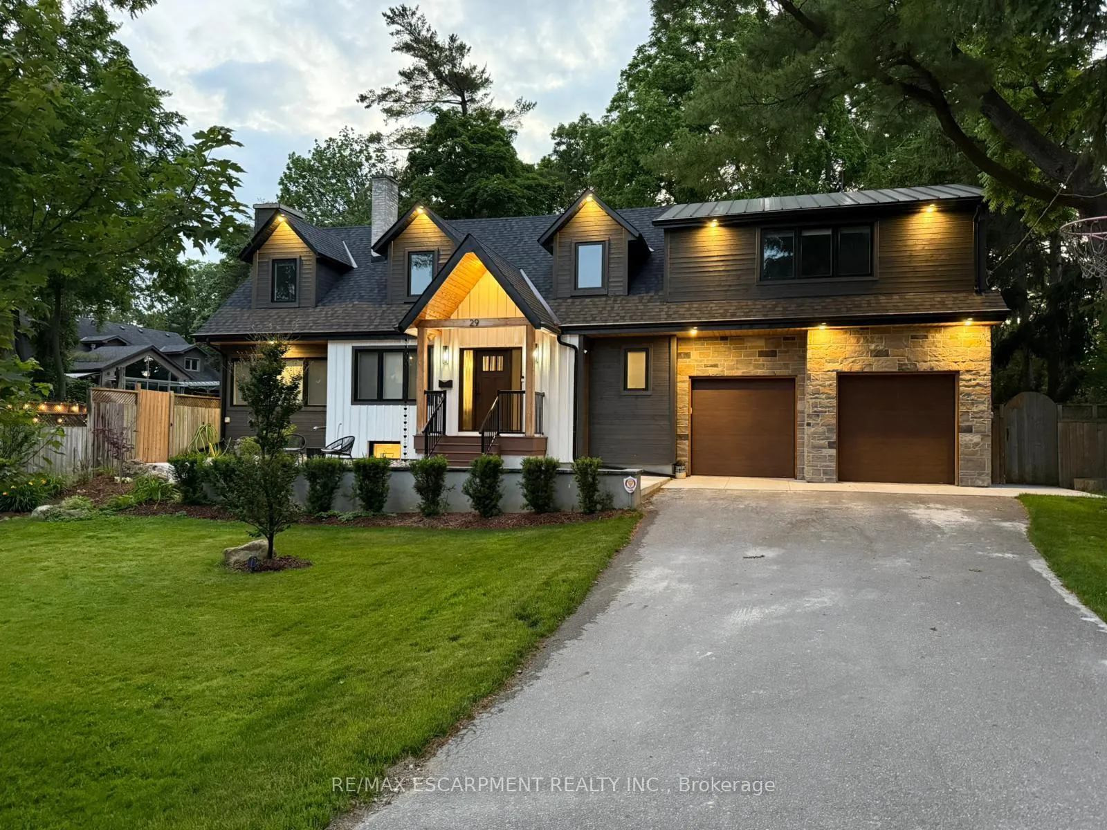 Photo 2 of 29 Pinewood Trail, Mississauga, Mineola — HOMEH