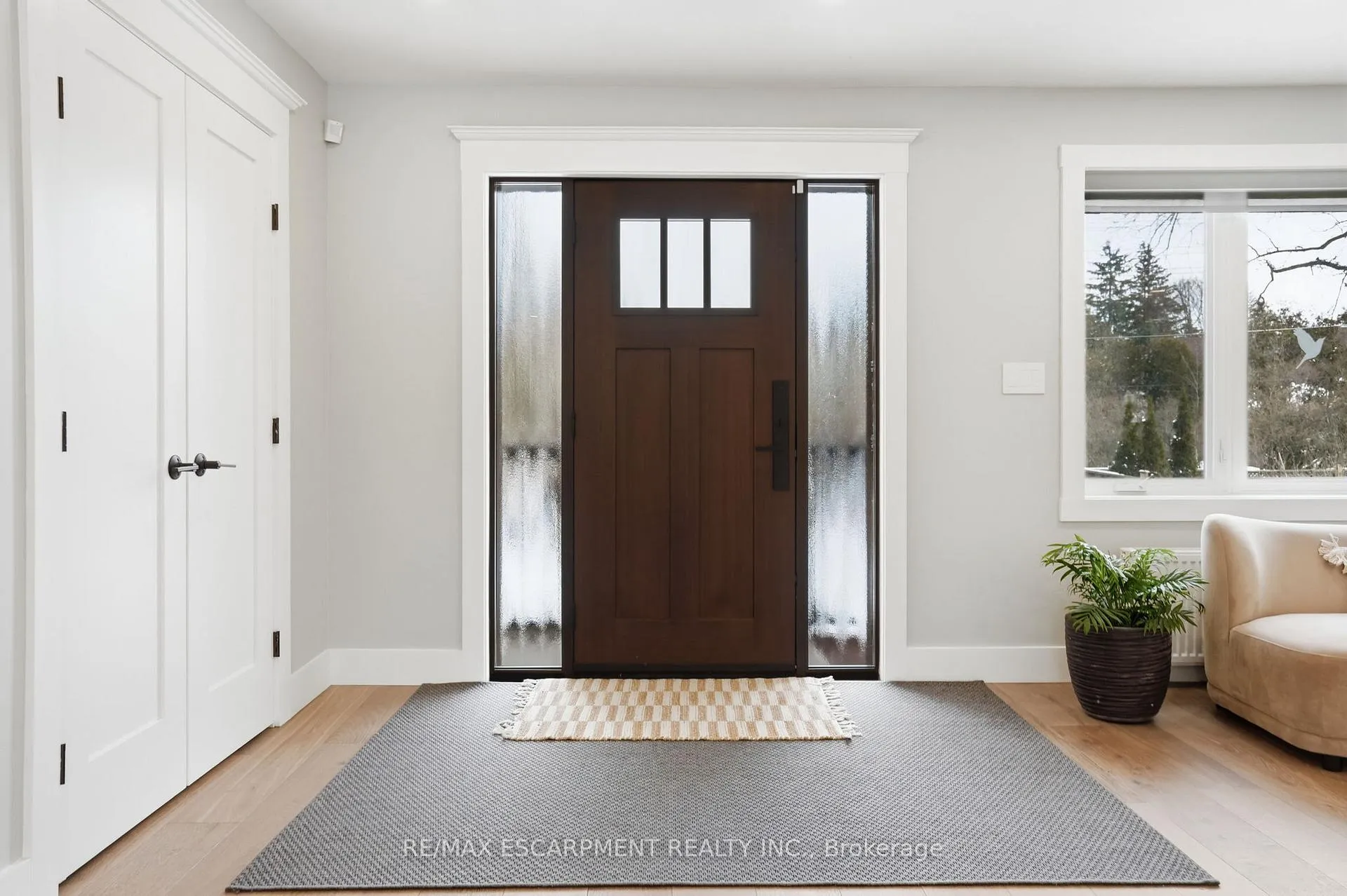 Photo 3 of 29 Pinewood Trail, Mississauga, Mineola — HOMEH