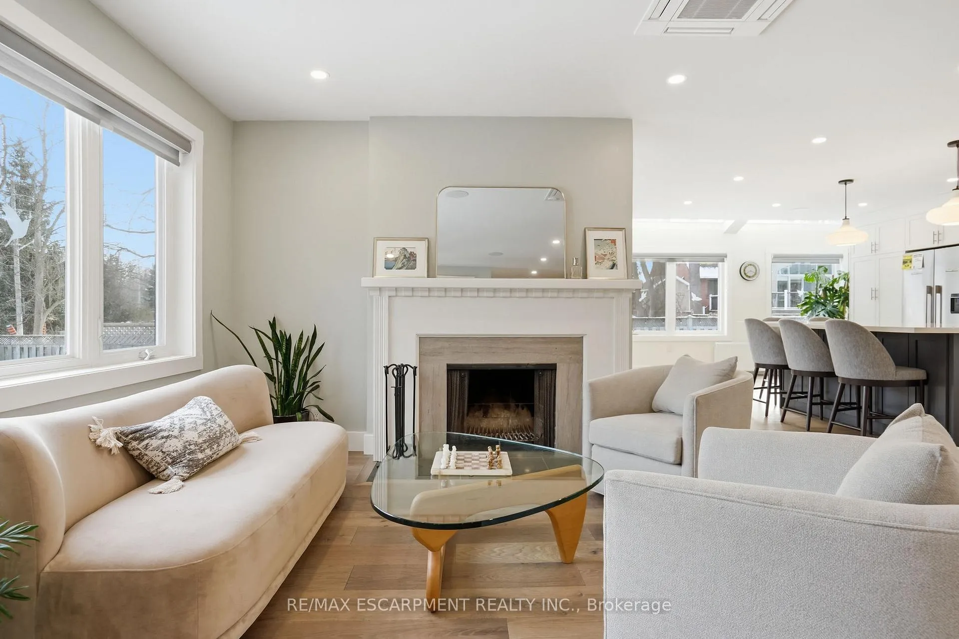 Photo 4 of 29 Pinewood Trail, Mississauga, Mineola — HOMEH