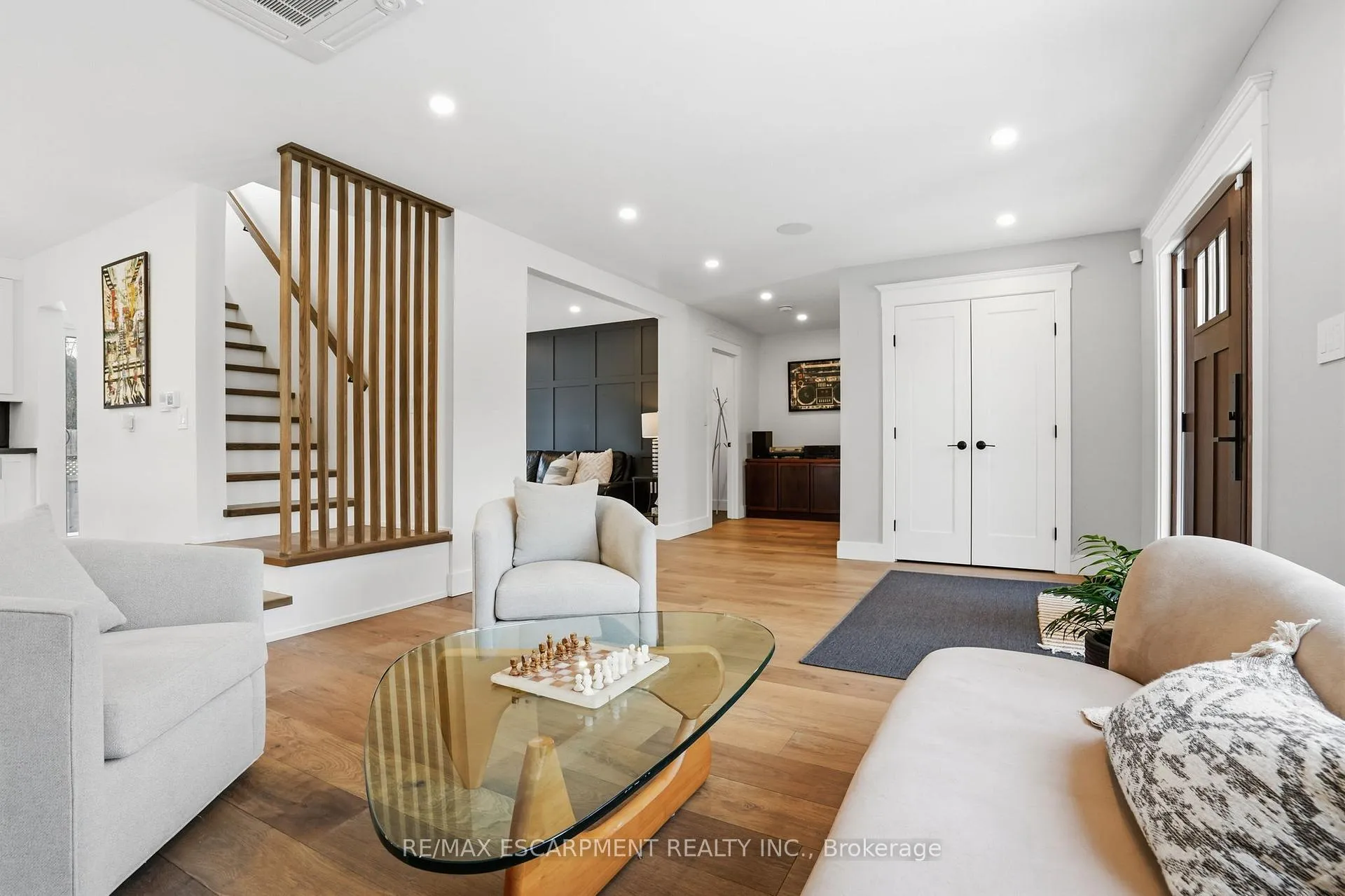 Photo 5 of 29 Pinewood Trail, Mississauga, Mineola — HOMEH