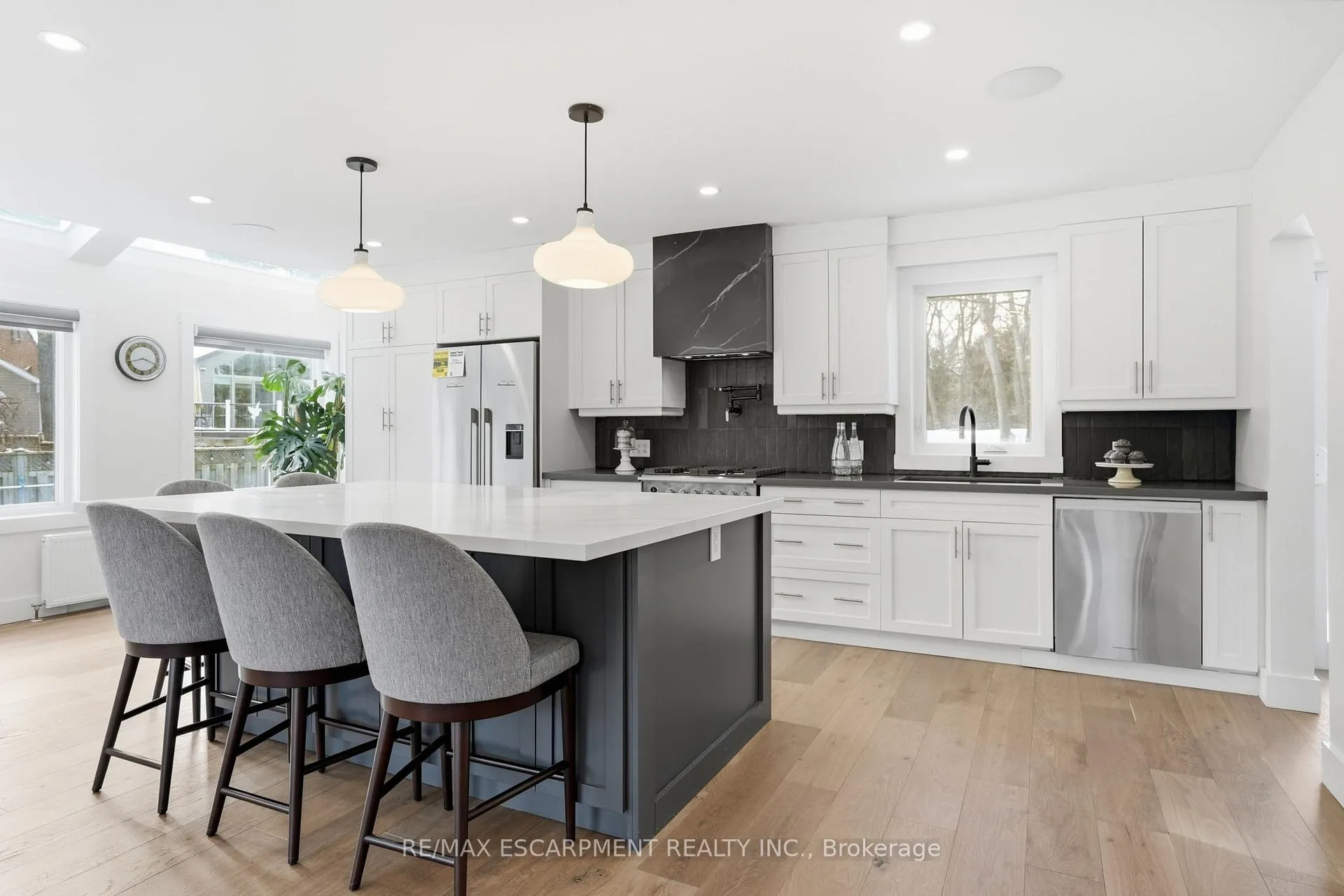 Photo 6 of 29 Pinewood Trail, Mississauga, Mineola — HOMEH