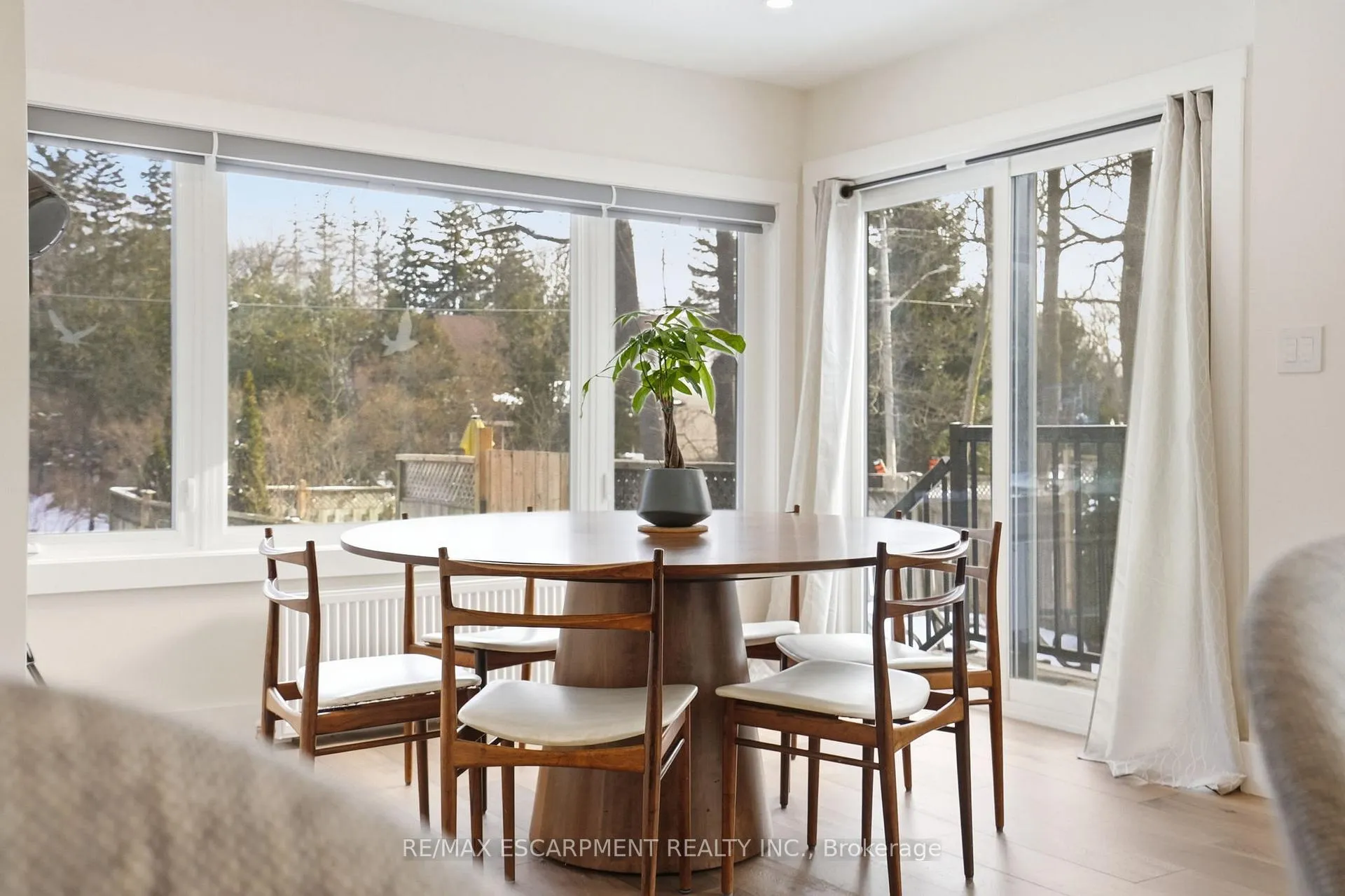 Photo 11 of 29 Pinewood Trail, Mississauga, Mineola — HOMEH