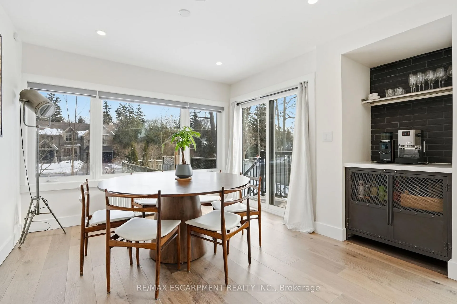 Photo 12 of 29 Pinewood Trail, Mississauga, Mineola — HOMEH