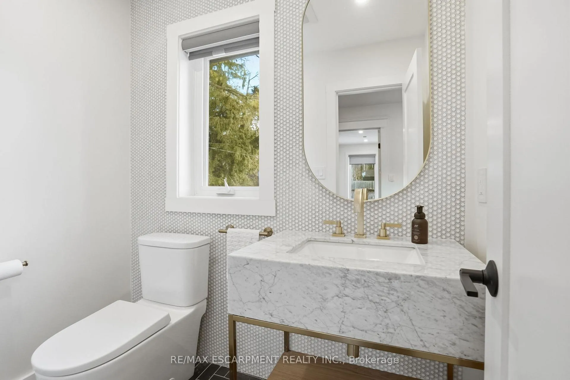 Photo 18 of 29 Pinewood Trail, Mississauga, Mineola — HOMEH