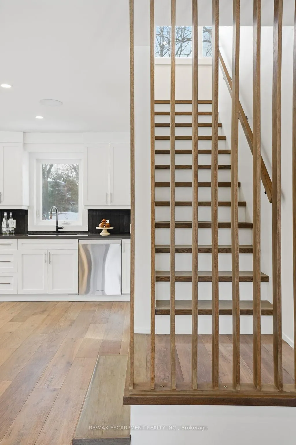 Photo 19 of 29 Pinewood Trail, Mississauga, Mineola — HOMEH