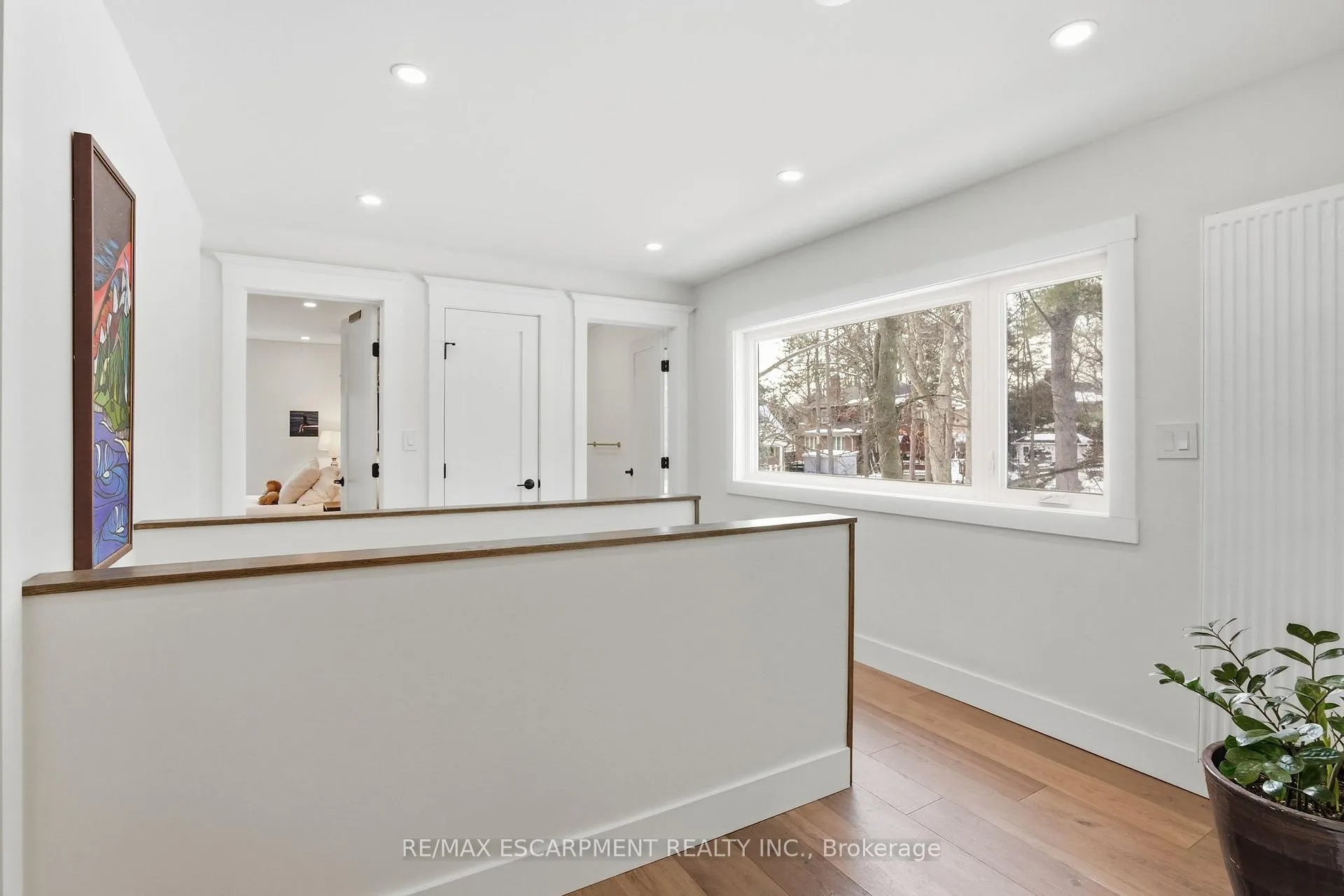 Photo 20 of 29 Pinewood Trail, Mississauga, Mineola — HOMEH