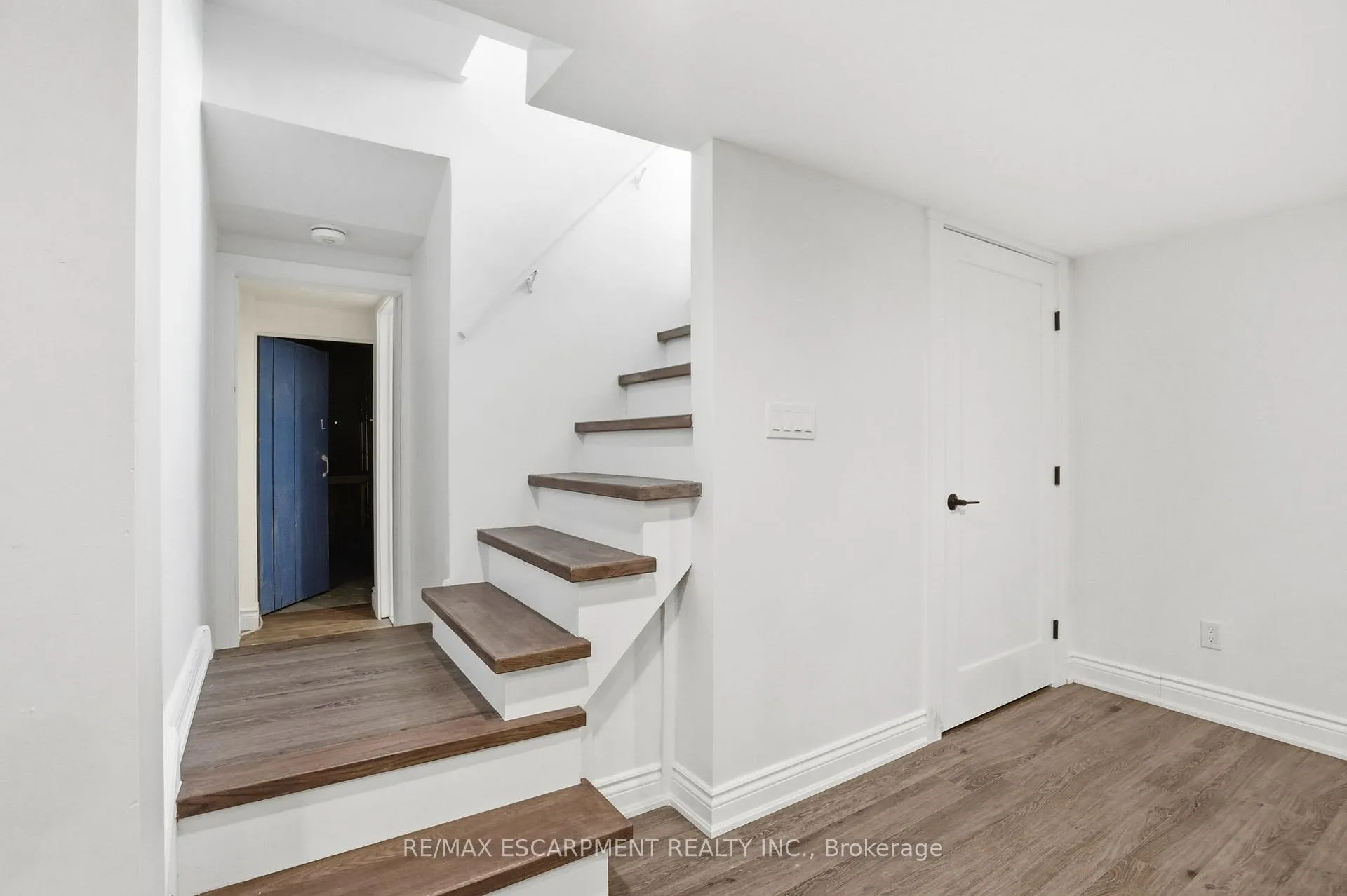 Photo 35 of 29 Pinewood Trail, Mississauga, Mineola — HOMEH