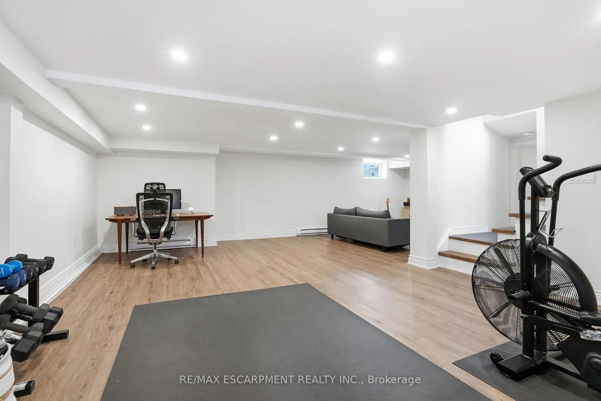 Photo 38 of 29 Pinewood Trail, Mississauga, Mineola — HOMEH