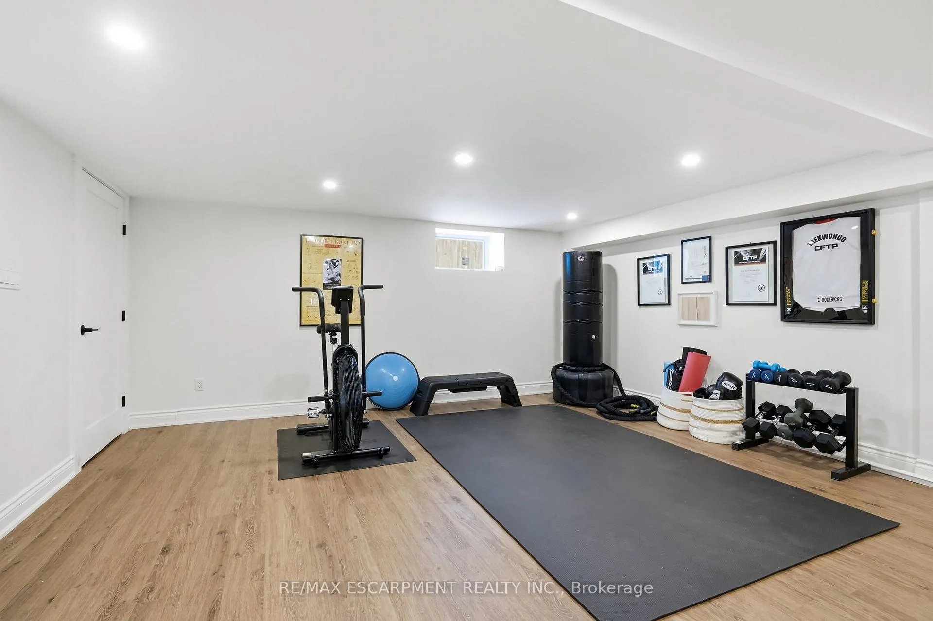 Photo 39 of 29 Pinewood Trail, Mississauga, Mineola — HOMEH