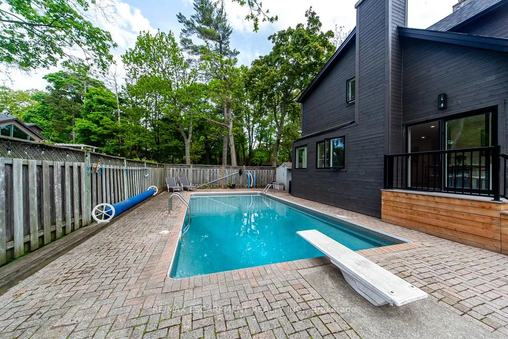 Photo 42 of 29 Pinewood Trail, Mississauga, Mineola — HOMEH